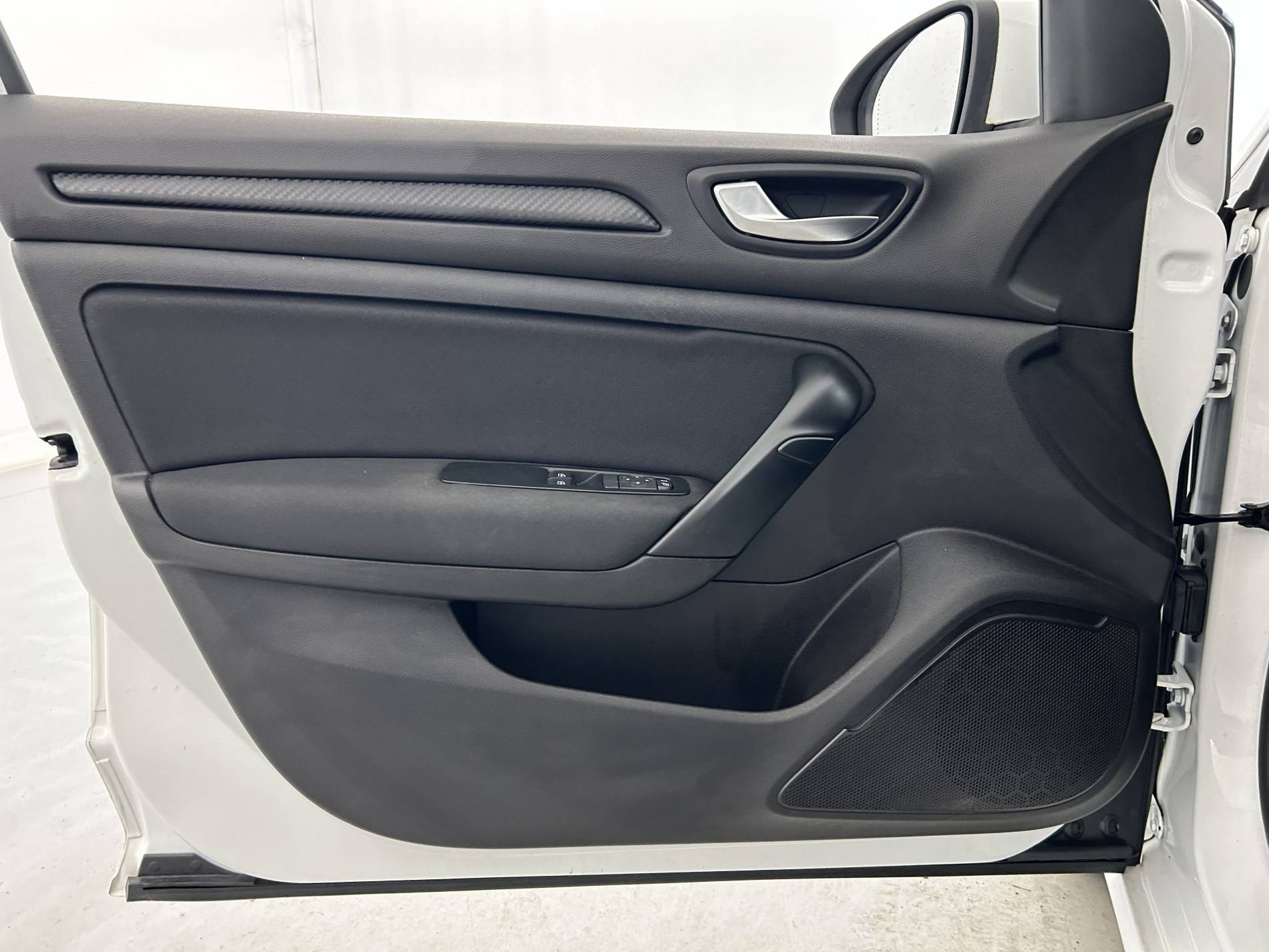 Vente en ligne Renault Megane 4  BLUE DCI 95 au prix de 11 400 €