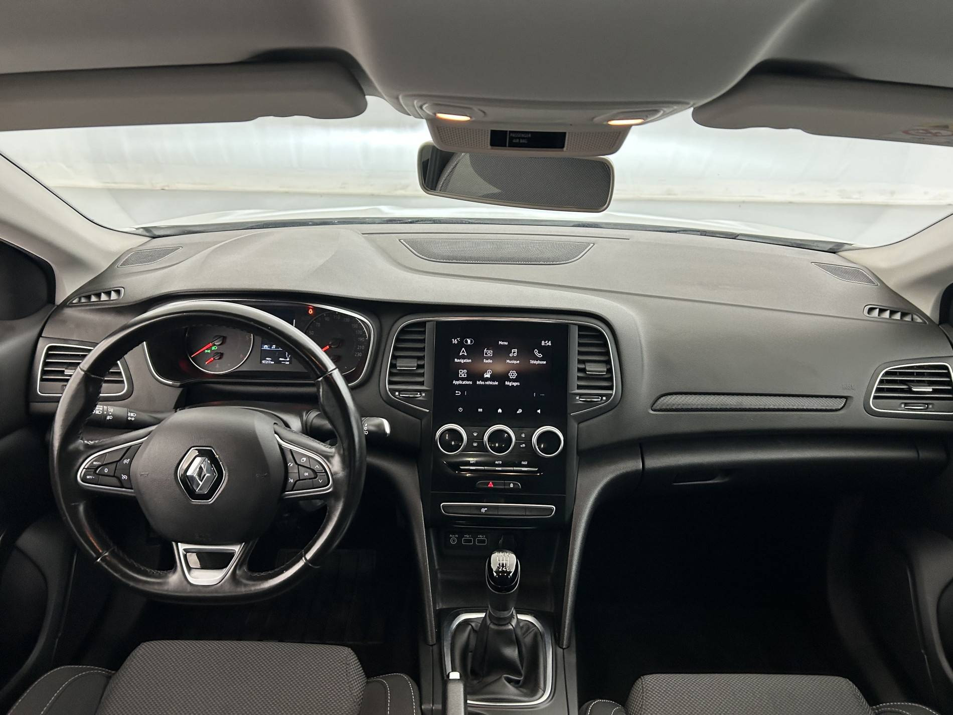 Vente en ligne Renault Megane 4  BLUE DCI 95 au prix de 11 400 €