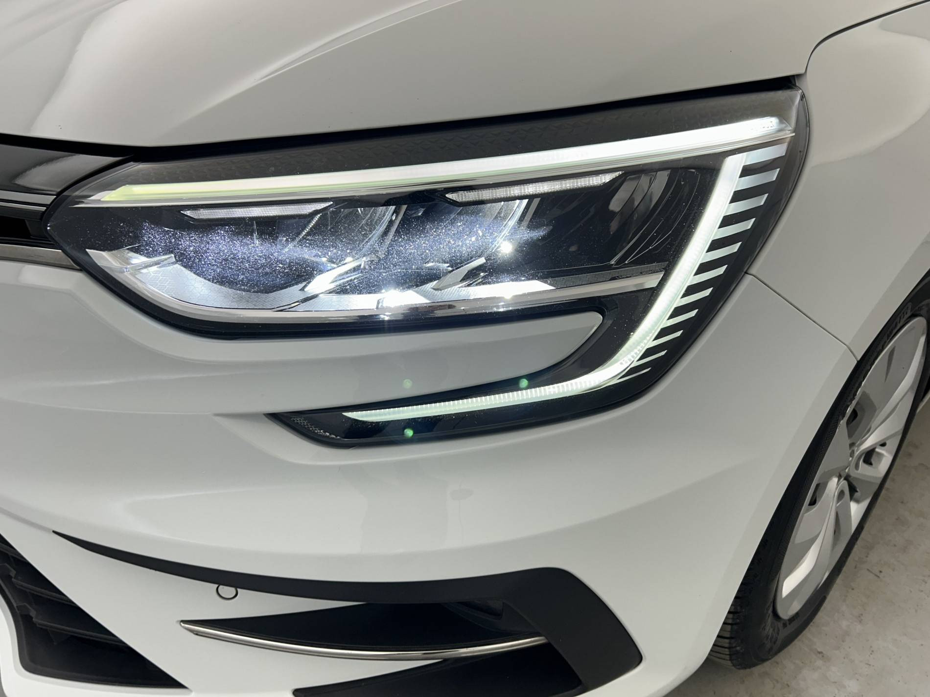 Vente en ligne Renault Megane 4  BLUE DCI 95 au prix de 11 400 €