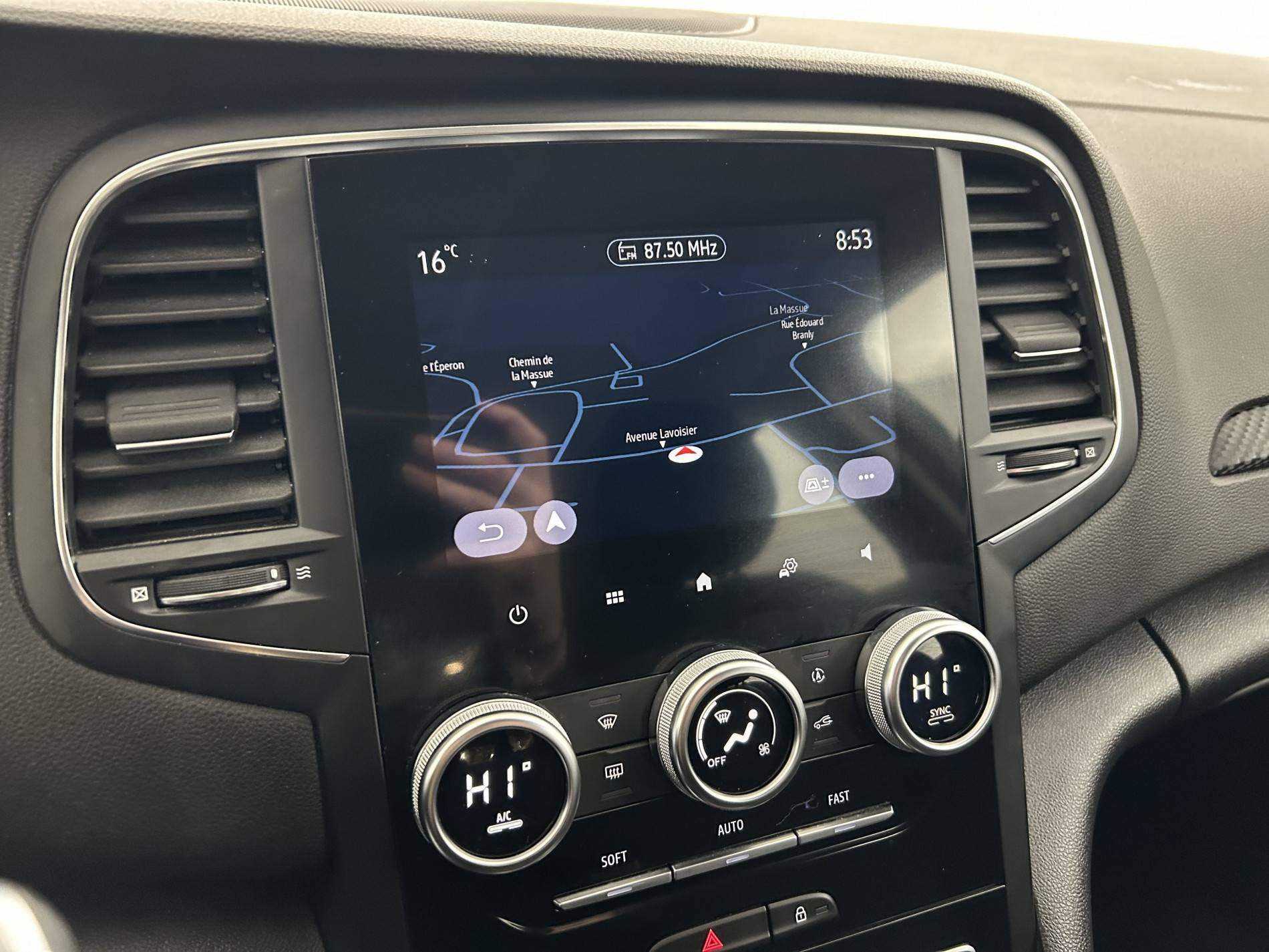 Vente en ligne Renault Megane 4  BLUE DCI 95 au prix de 11 400 €