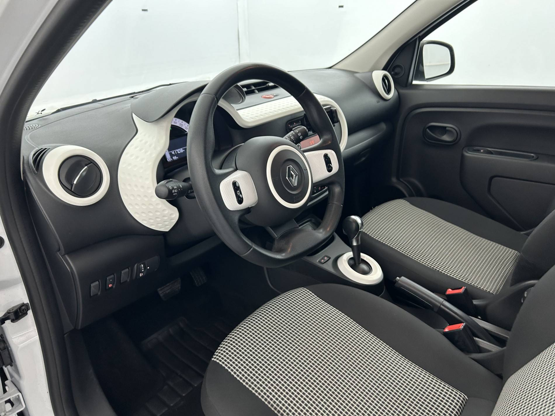 Vente en ligne Renault Twingo Electrique Twingo III E-Tech au prix de 10 000 €