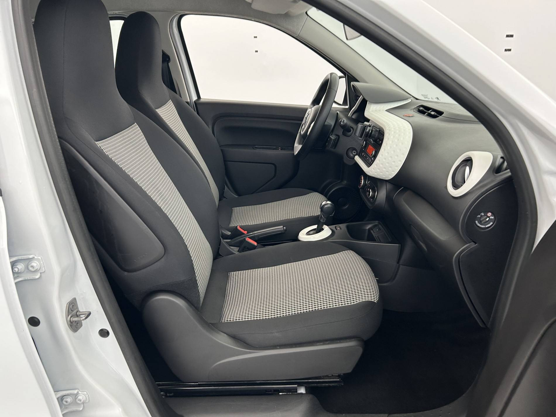 Vente en ligne Renault Twingo Electrique Twingo III E-Tech au prix de 10 000 €