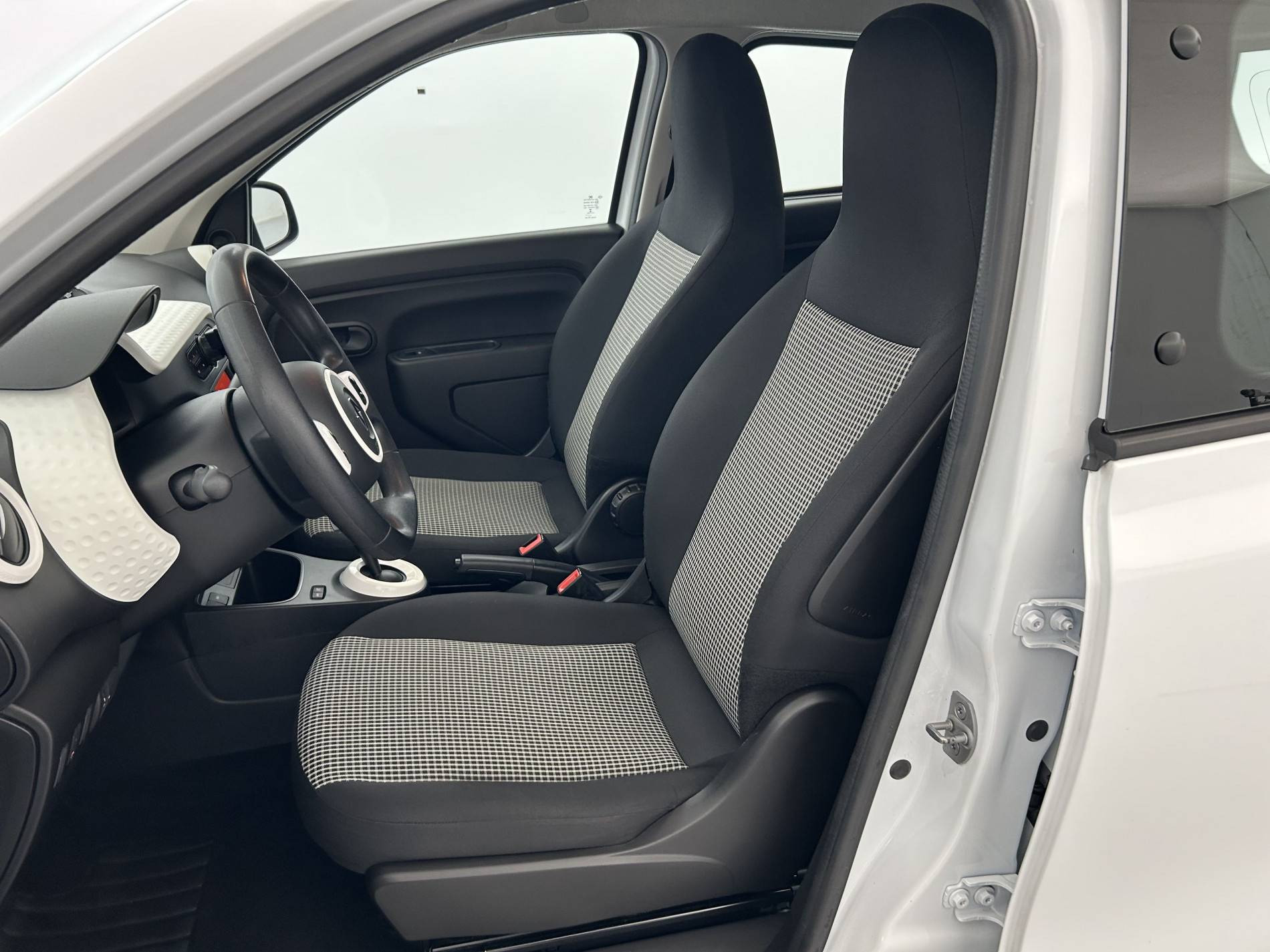 Vente en ligne Renault Twingo Electrique Twingo III E-Tech au prix de 10 000 €