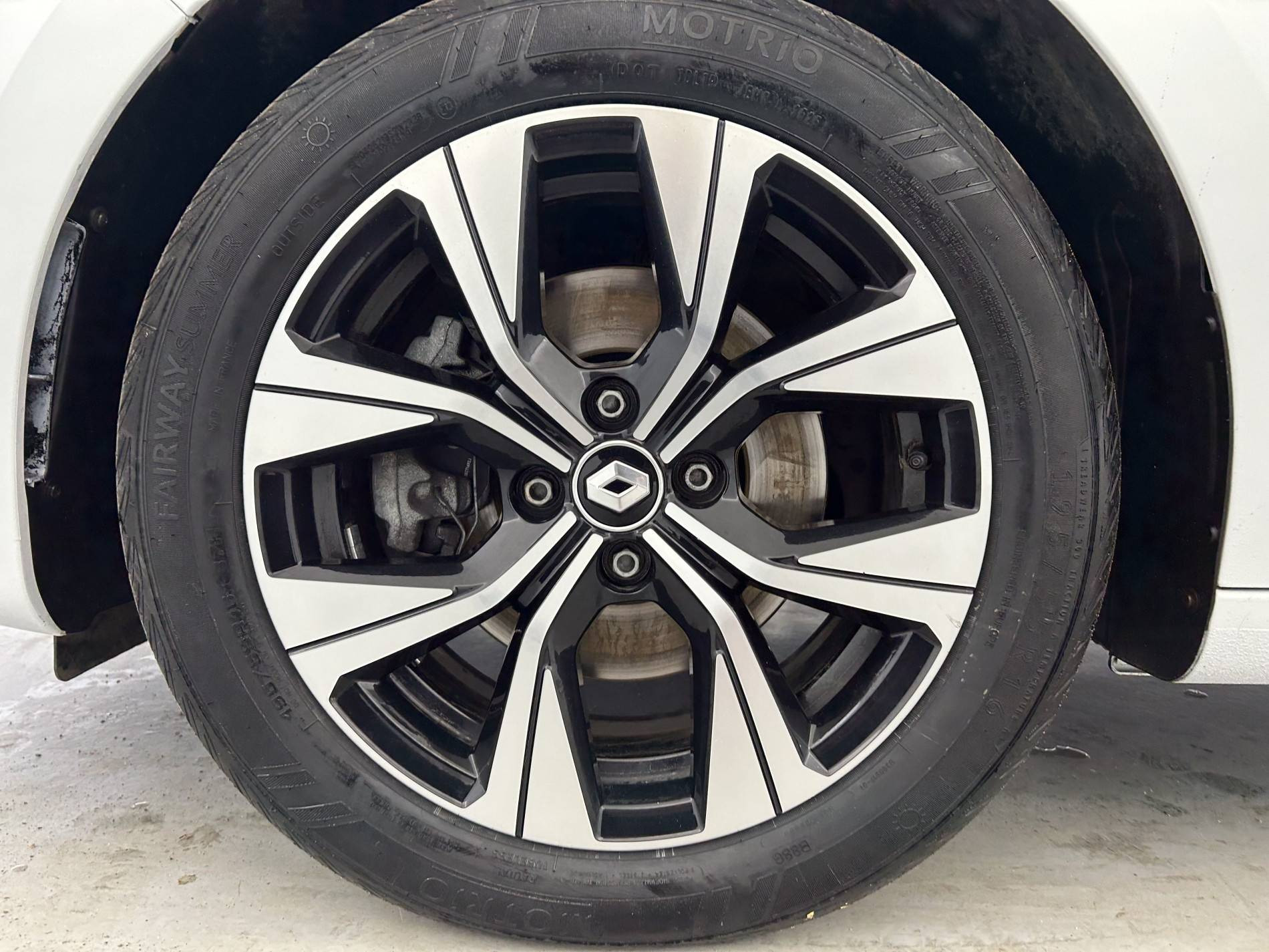 Vente en ligne Renault Clio 5 Clio Blue dCi 100 au prix de 13 950 €