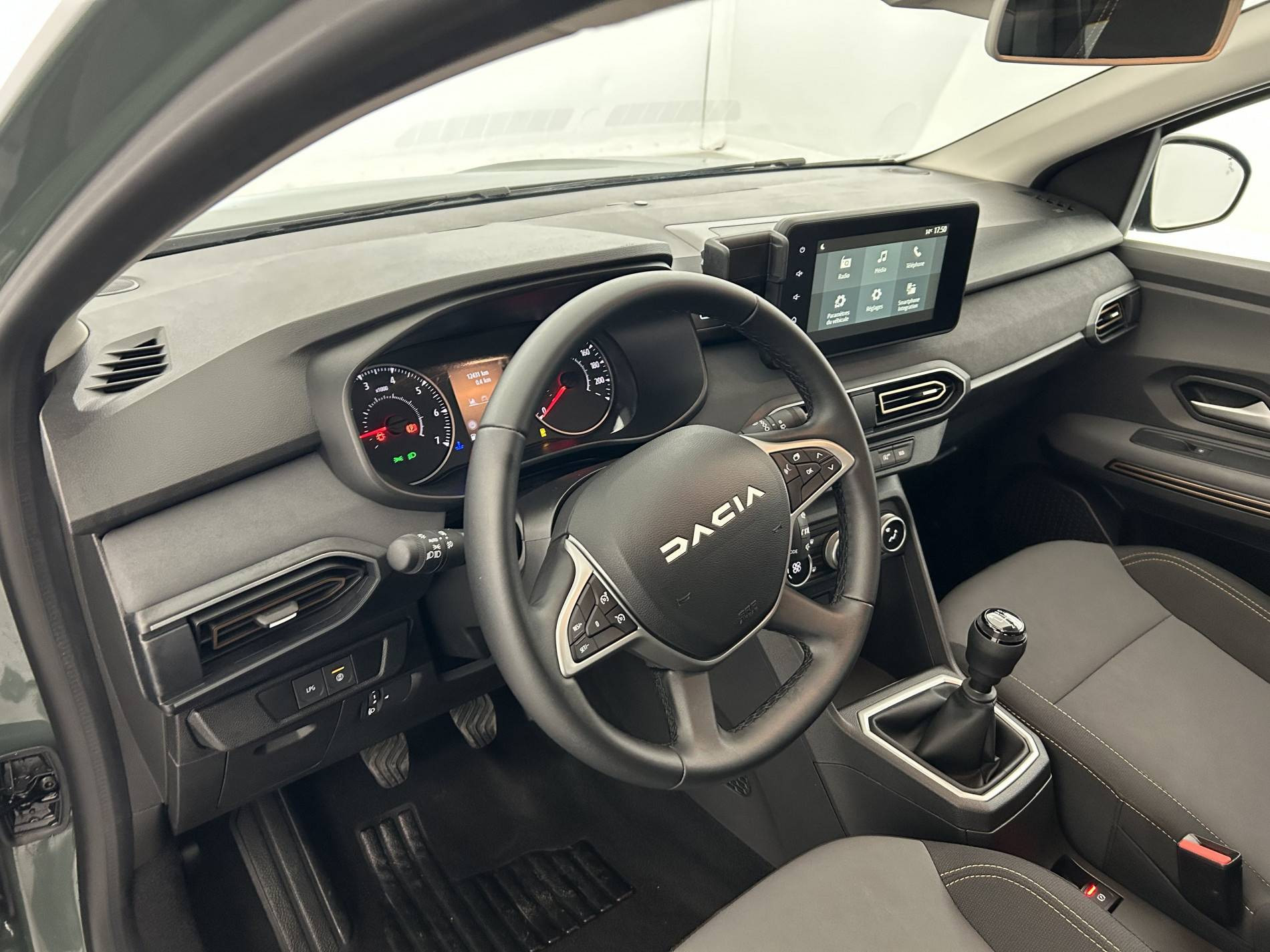 Vente en ligne Dacia Sandero 3  ECO-G 100 GSR2 au prix de 17 900 €