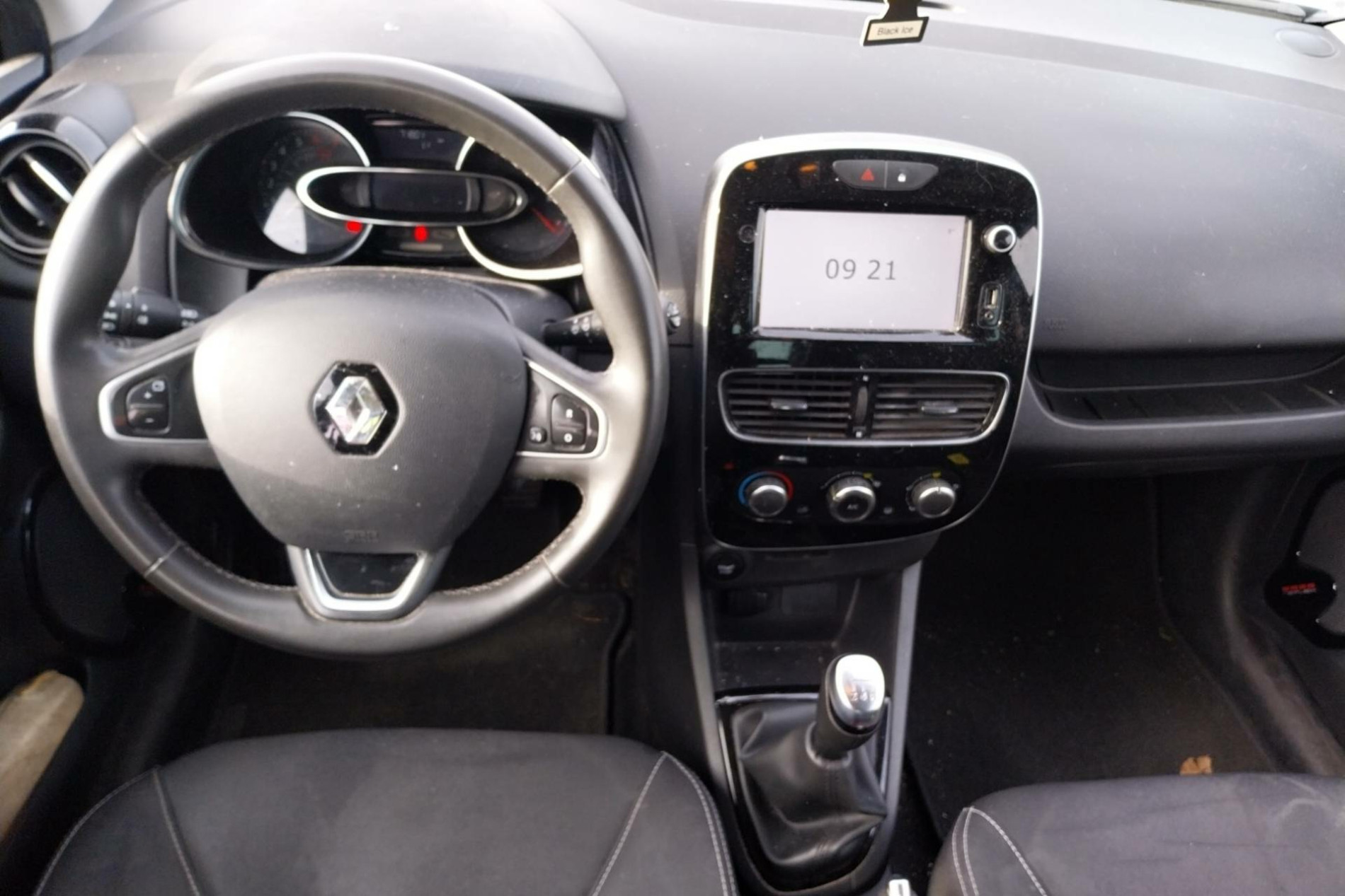 Vente en ligne Renault Clio 4 Clio TCe 90 au prix de 10 500 €