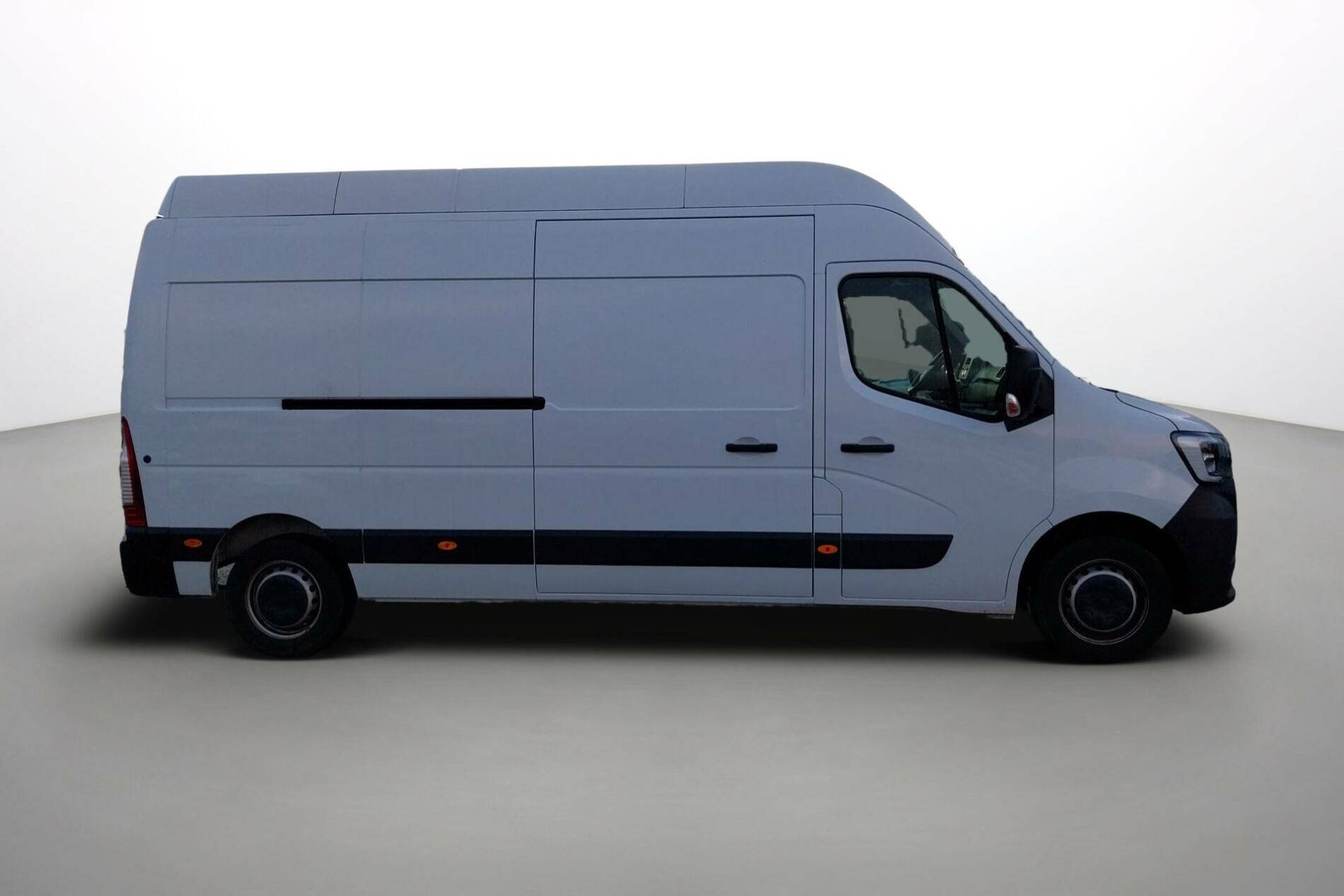 Vente en ligne Renault Master Fourgon MASTER FGN TRAC F3500 L3H3 BLUE DCI 135 au prix de 27 300 €