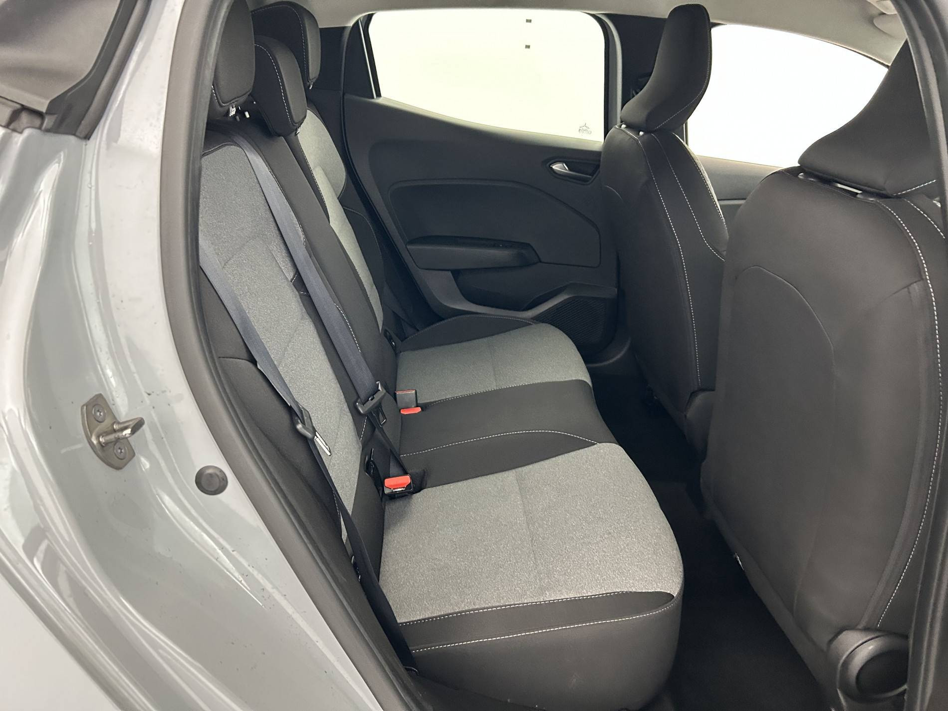 Vente en ligne Renault Clio 5 Clio TCe 90 ch GSR2 au prix de 15 800 €