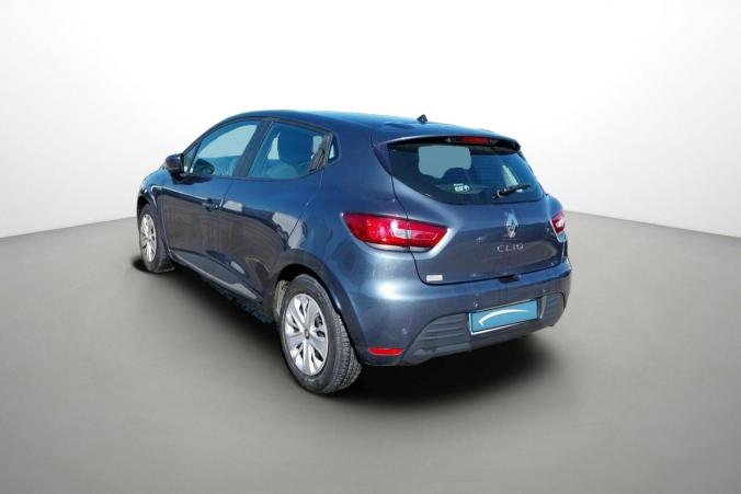 Vente en ligne Renault Clio 4 Clio TCe 75 E6C au prix de 10 890 €