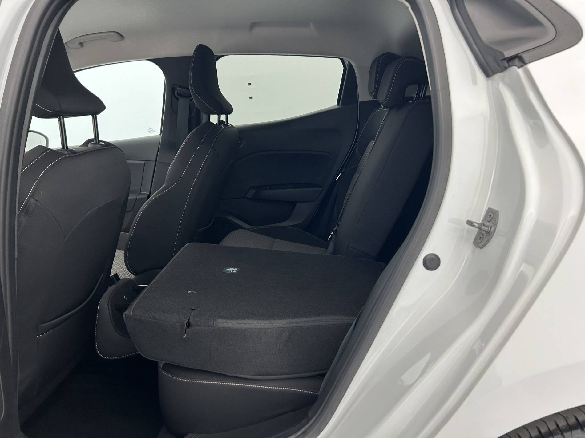 Vente en ligne Renault Clio 5 Clio Blue dCi 100 au prix de 15 500 €