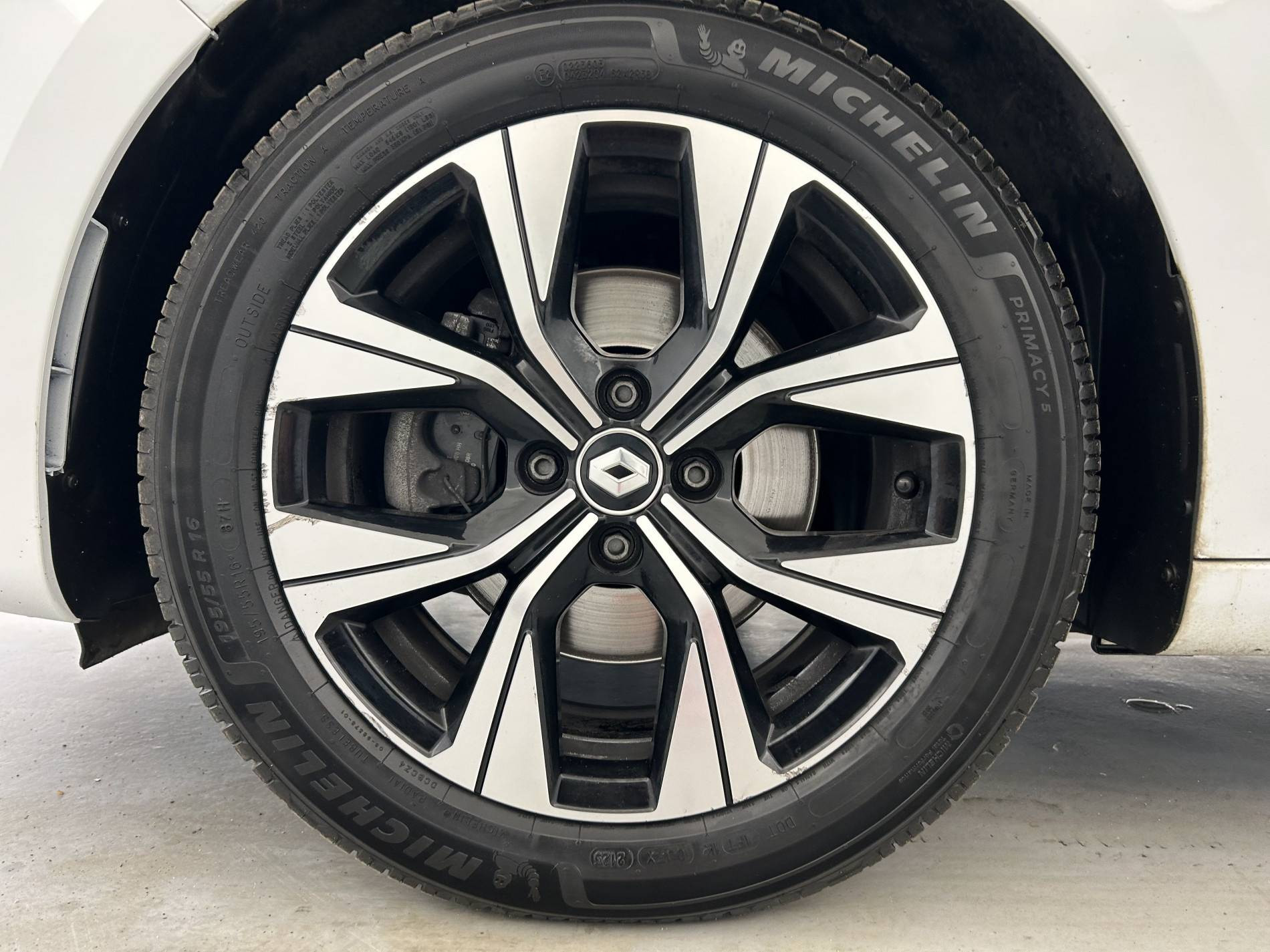 Vente en ligne Renault Clio 5 Clio Blue dCi 100 au prix de 15 500 €