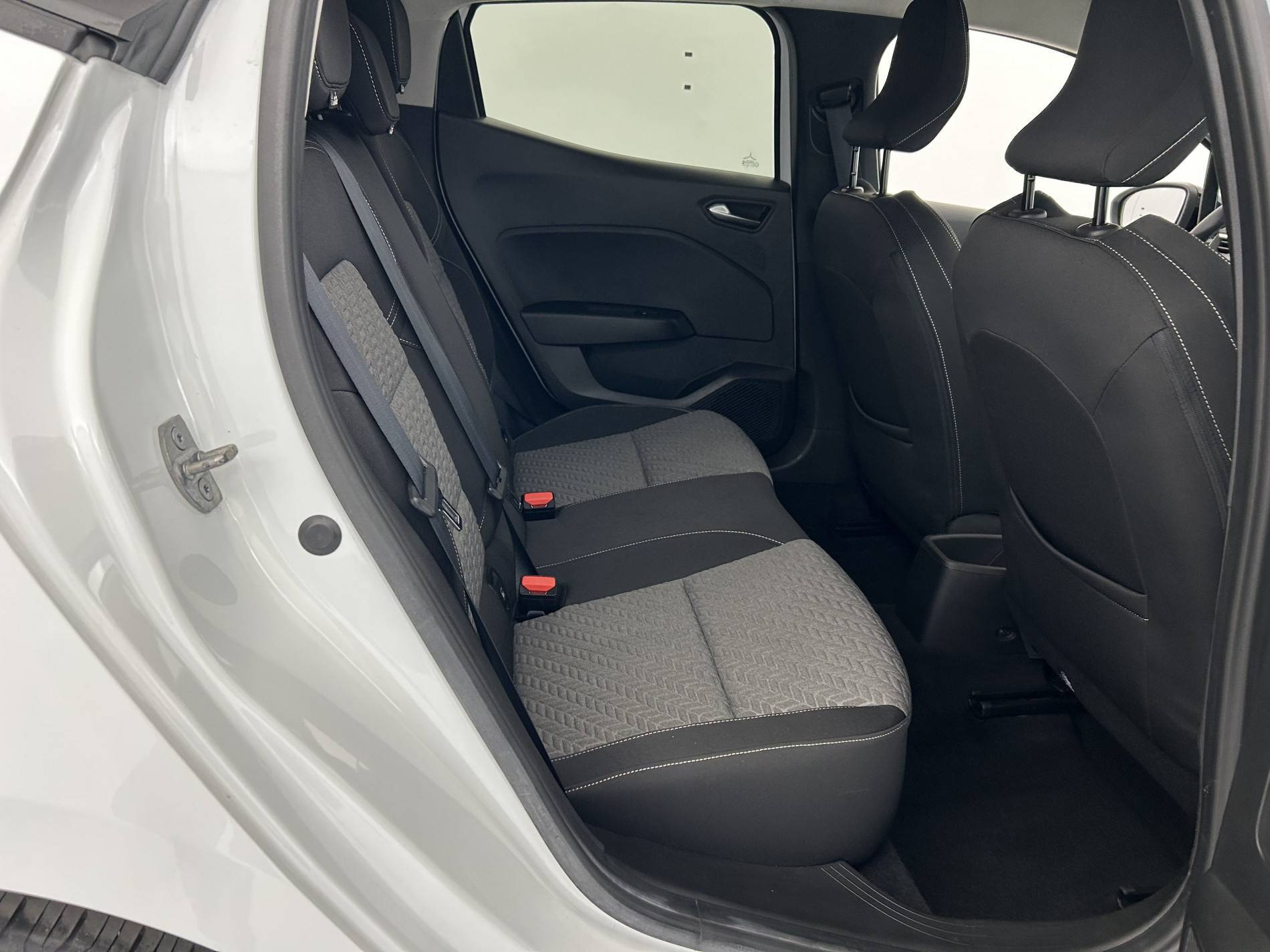 Vente en ligne Renault Clio 5 Clio Blue dCi 100 au prix de 15 500 €