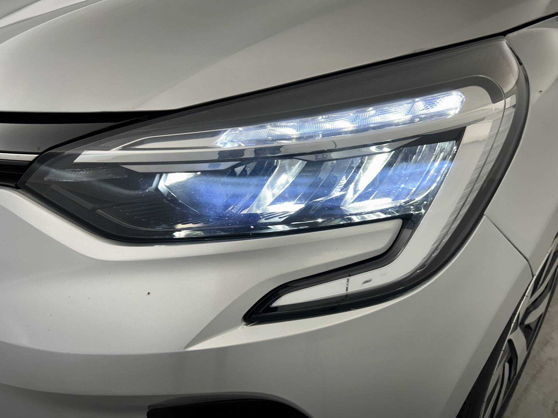 Vente en ligne Renault Clio 5 Clio TCe 90 au prix de 14 350 €