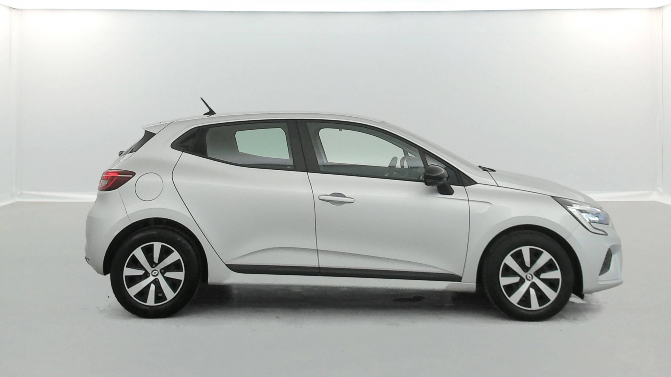 Vente en ligne Renault Clio 5 Clio TCe 90 au prix de 14 350 €