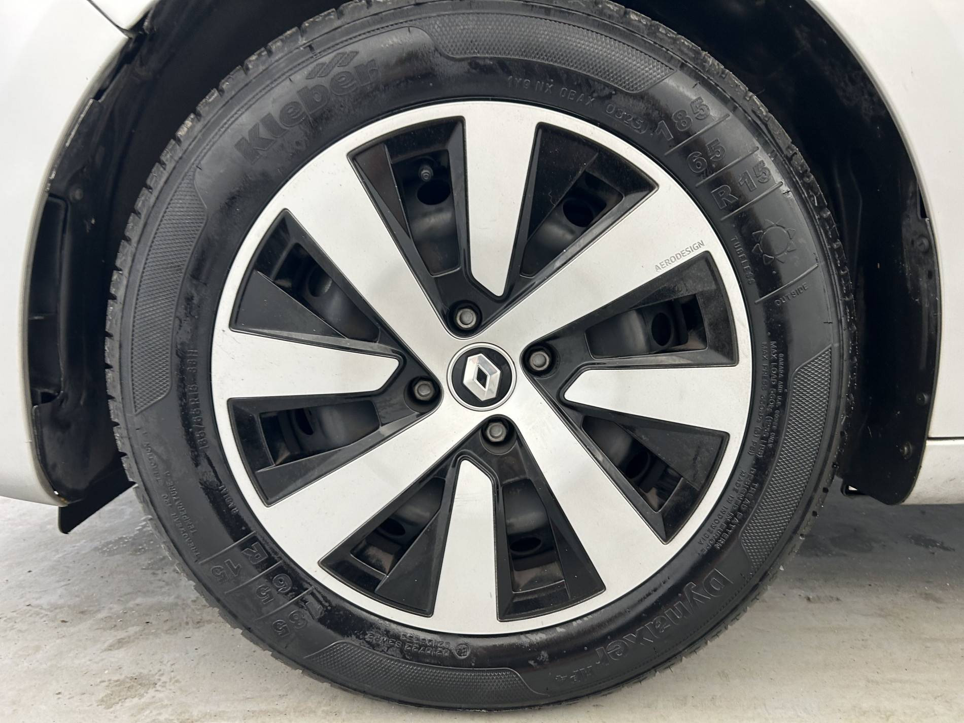 Vente en ligne Renault Clio 5 Clio TCe 90 au prix de 14 350 €