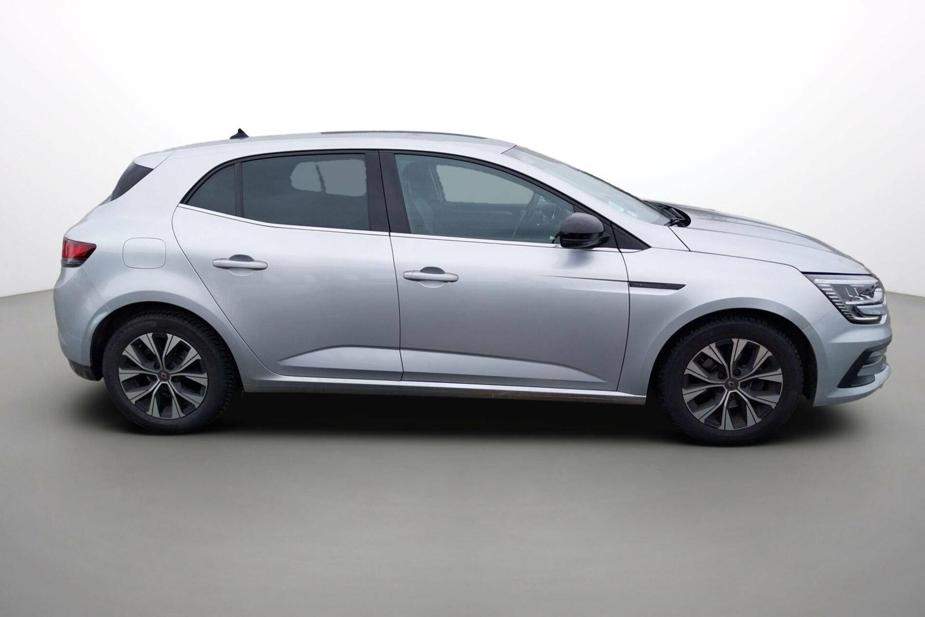 Vente en ligne Renault Megane 4 Mégane IV Berline Blue dCi 115 EDC au prix de 18 000 €