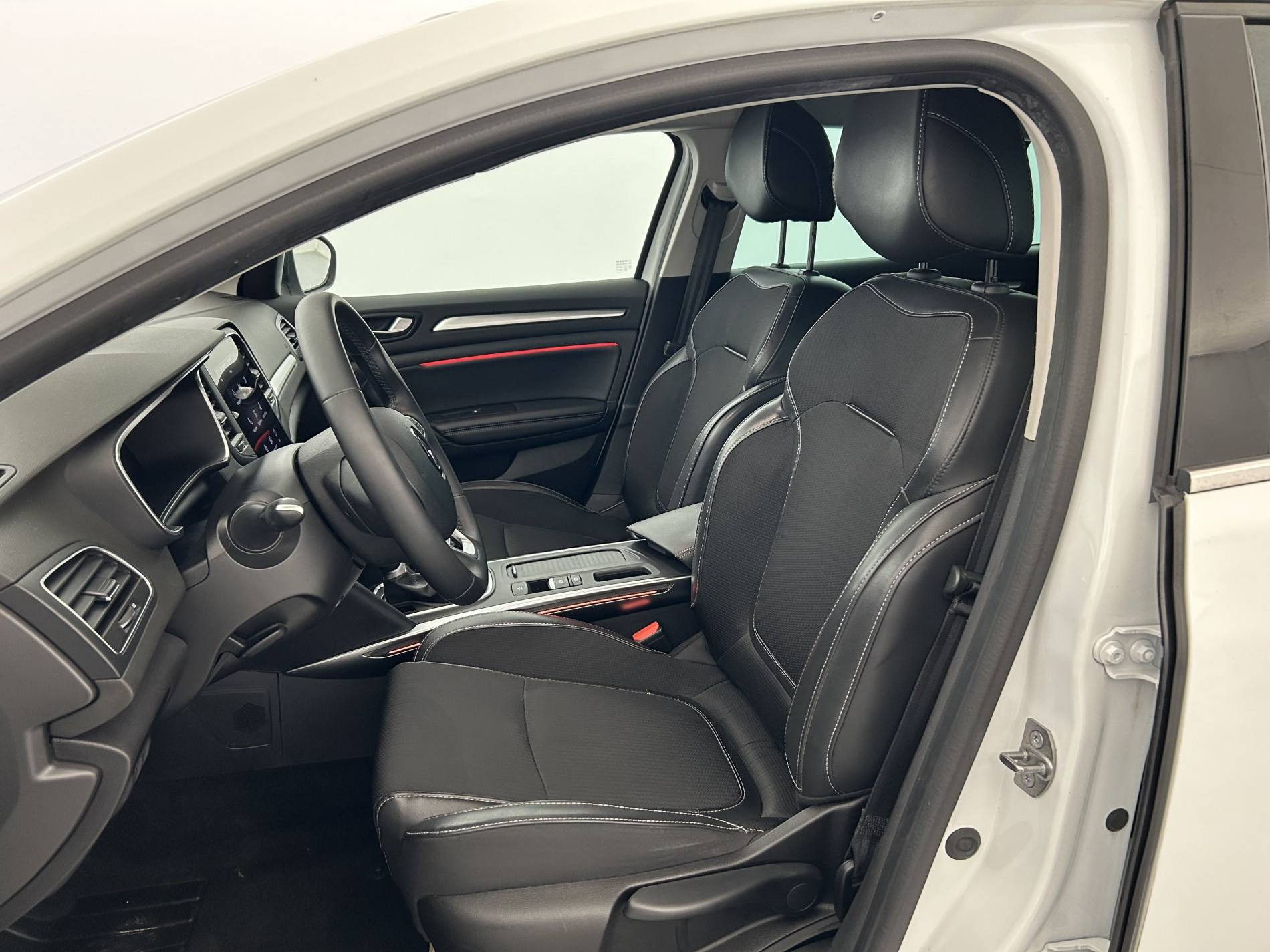 Vente en ligne Renault Megane 4 Estate  Blue dCi 115 EDC au prix de 15 200 €