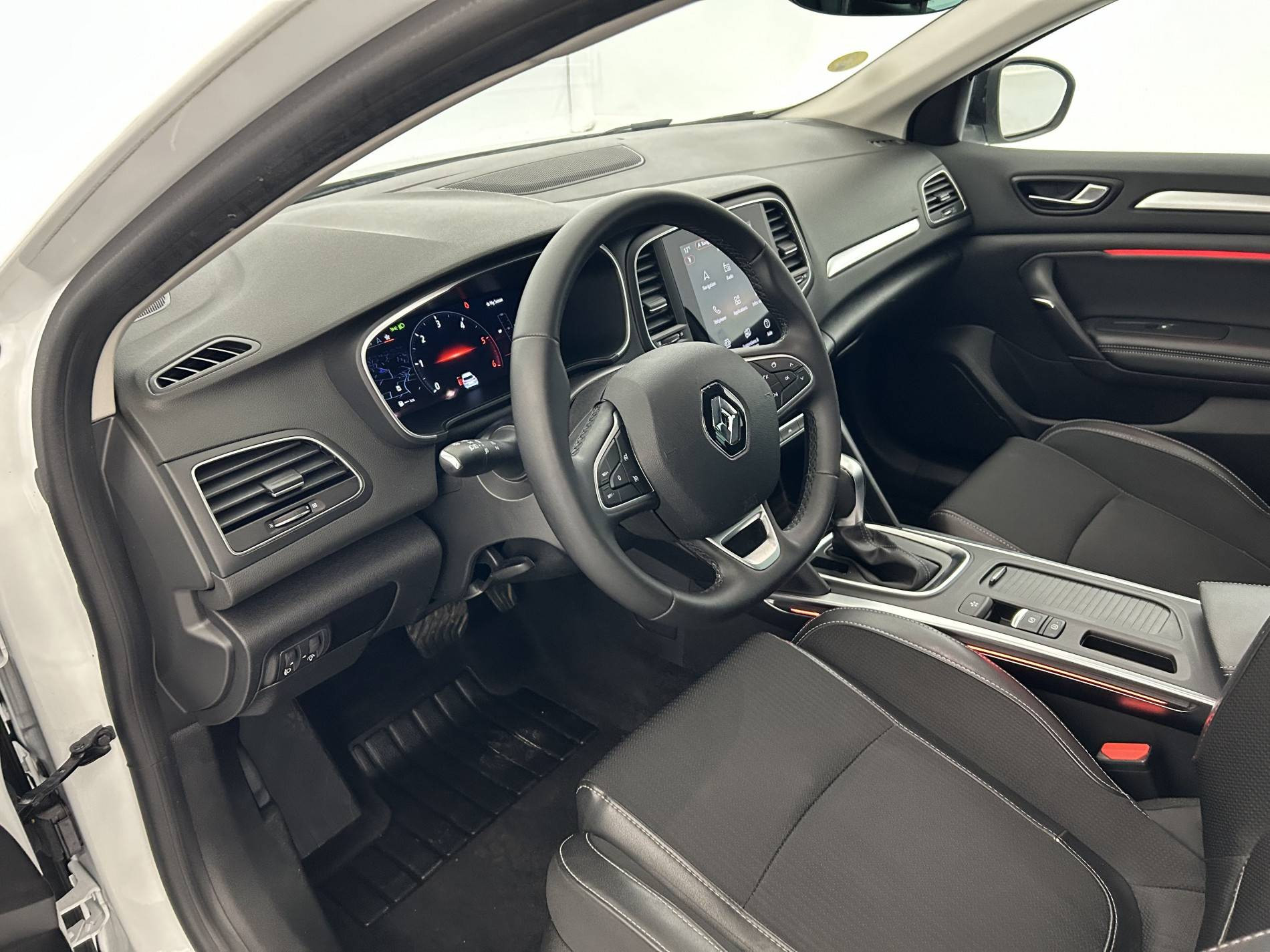 Vente en ligne Renault Megane 4 Estate  Blue dCi 115 EDC au prix de 15 200 €