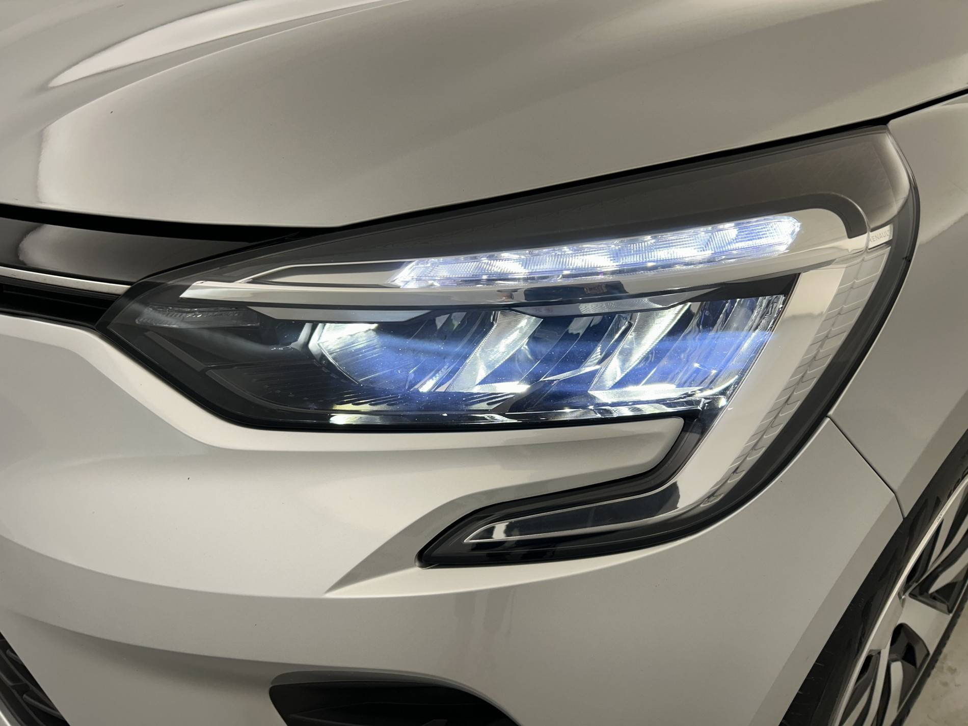 Vente en ligne Renault Clio 5 Clio TCe 90 au prix de 14 350 €