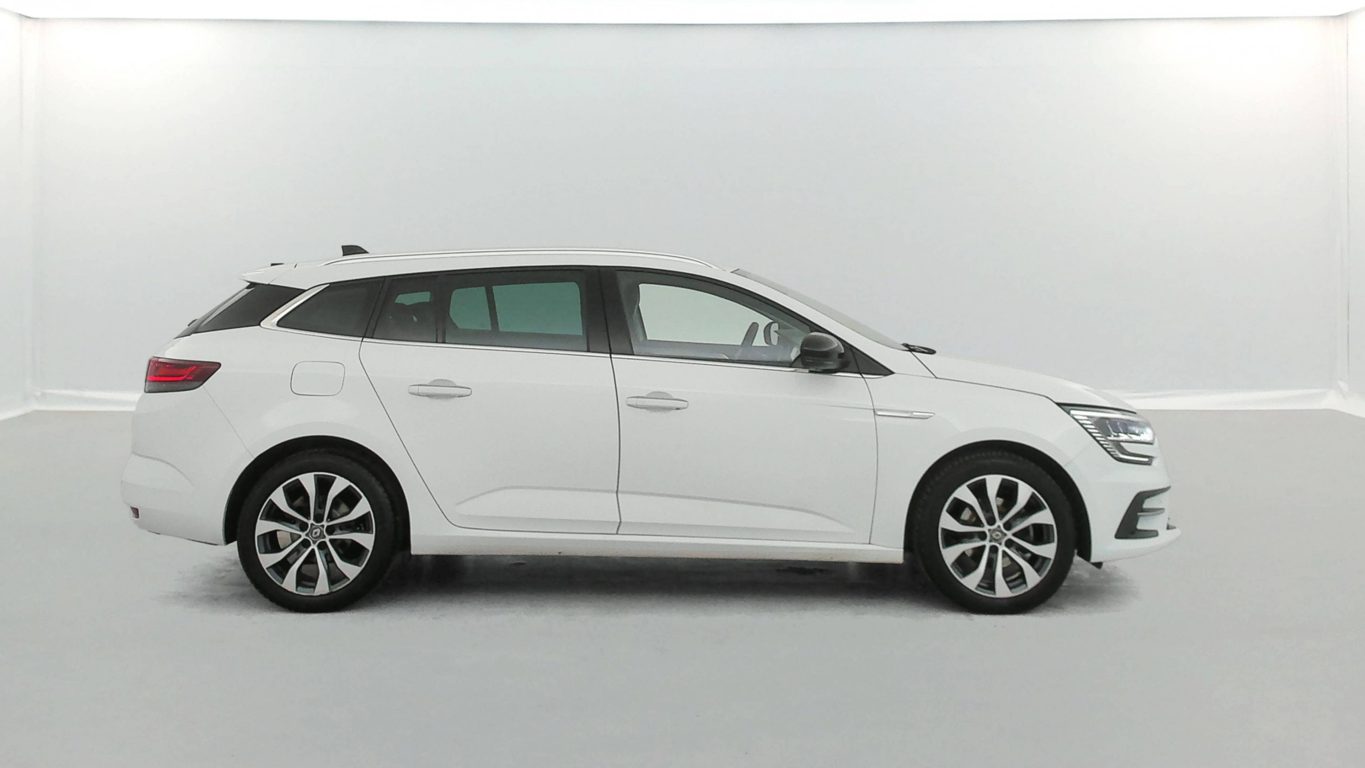 Vente en ligne Renault Megane 4 Estate  Blue dCi 115 EDC au prix de 15 200 €