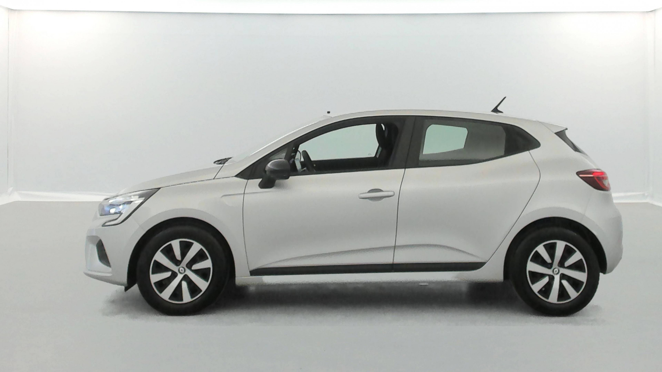 Vente en ligne Renault Clio 5 Clio TCe 90 au prix de 14 350 €