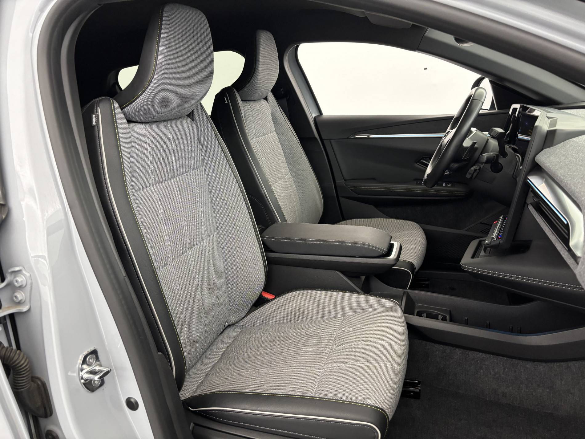 Vente en ligne Renault Megane E-Tech  EV60 220 ch super charge au prix de 23 250 €