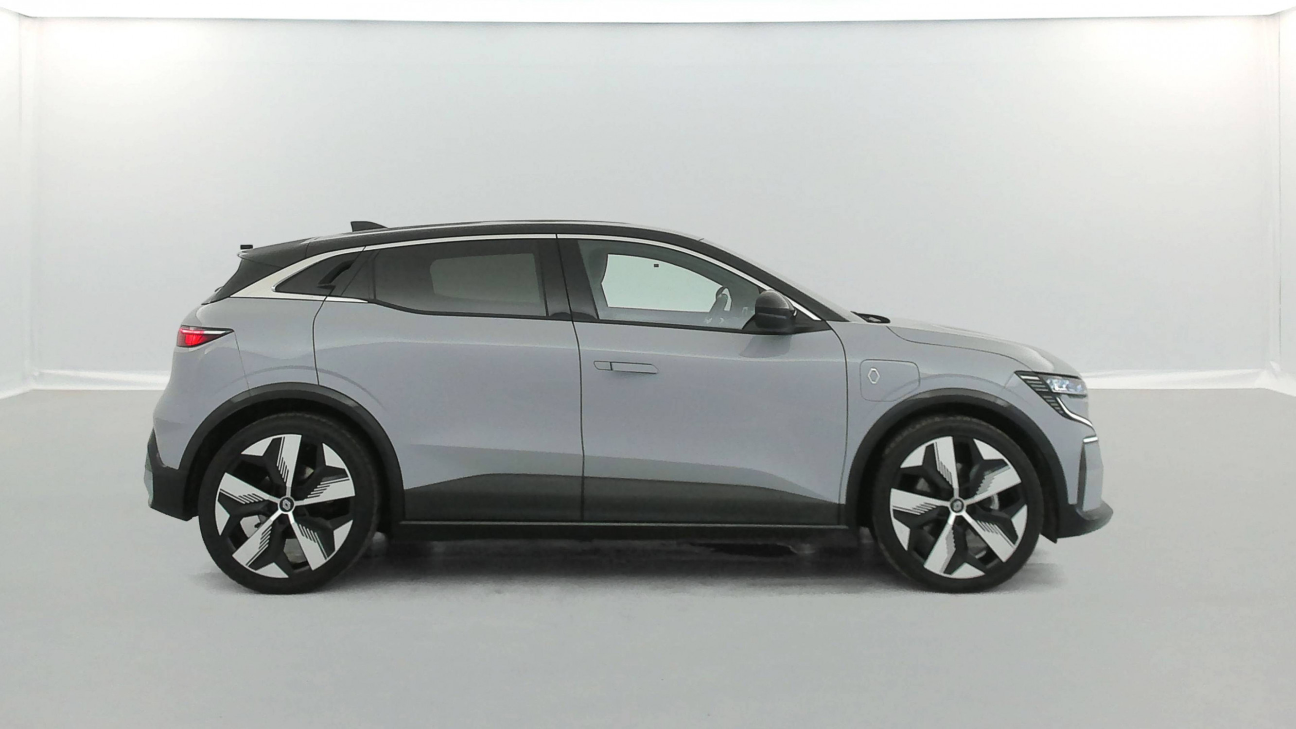Vente en ligne Renault Megane E-Tech  EV60 220 ch super charge au prix de 23 250 €