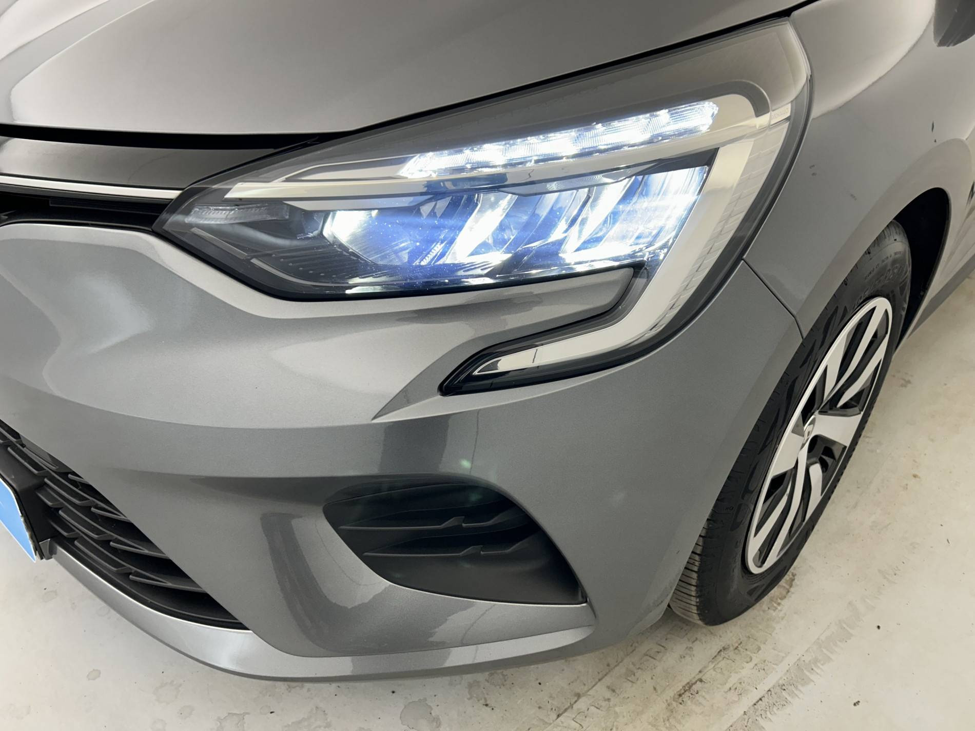 Vente en ligne Renault Clio 5 Clio TCe 90 au prix de 14 100 €