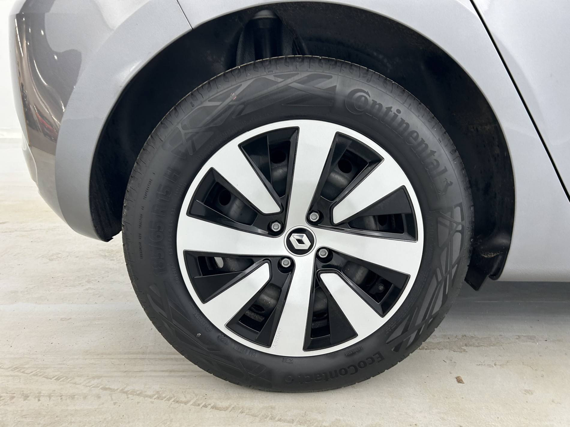 Vente en ligne Renault Clio 5 Clio TCe 90 au prix de 14 100 €