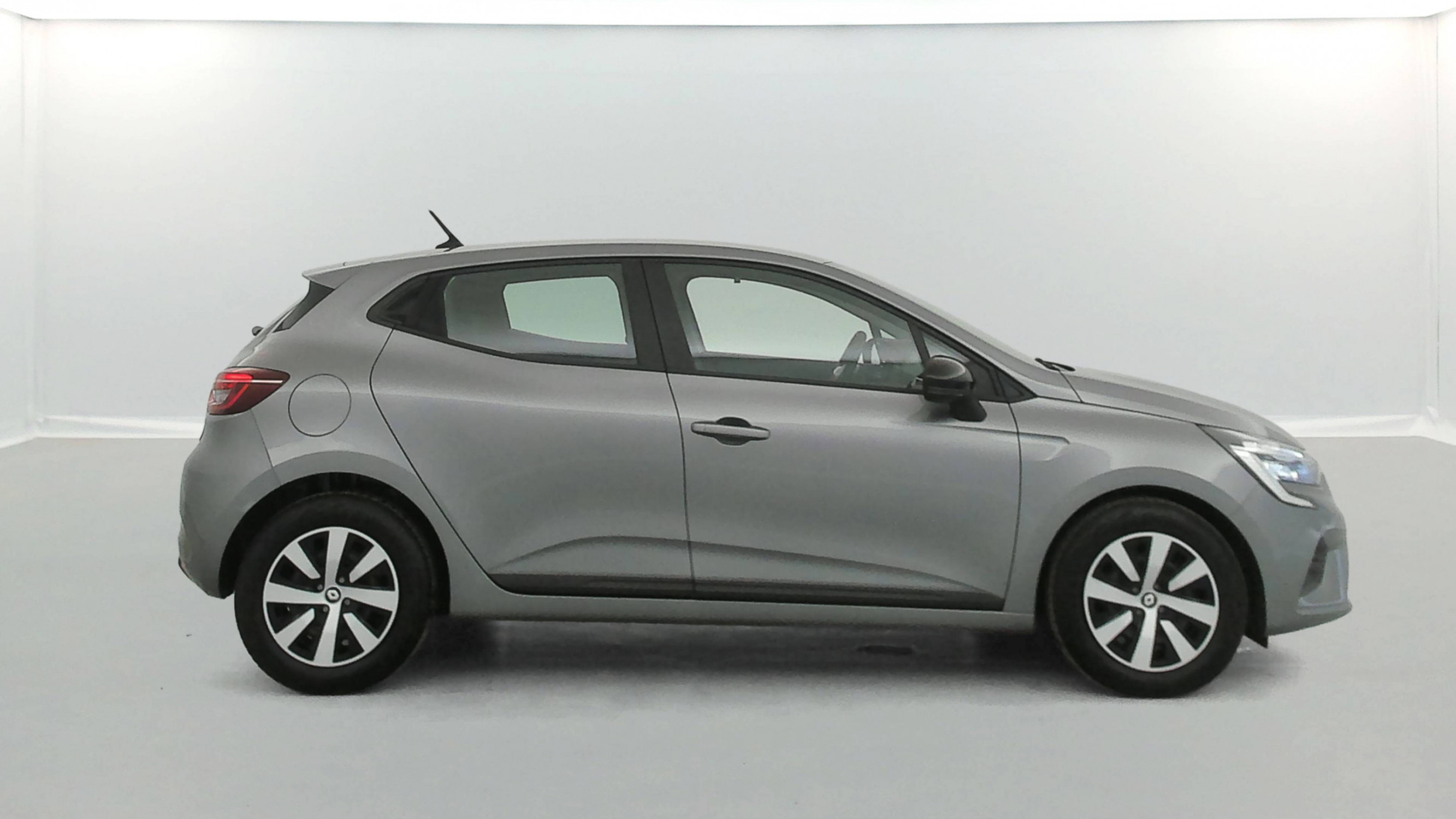 Vente en ligne Renault Clio 5 Clio TCe 90 au prix de 14 100 €