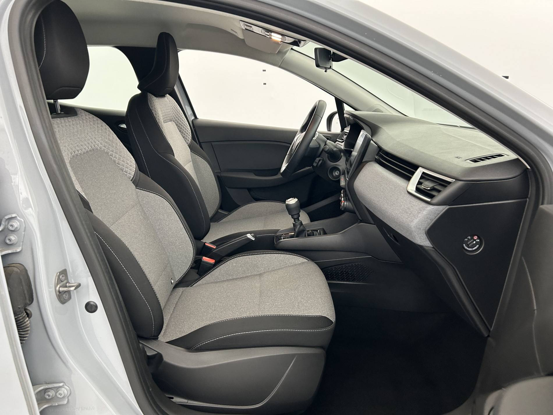 Vente en ligne Renault Clio 5 Clio TCe 90 au prix de 15 900 €