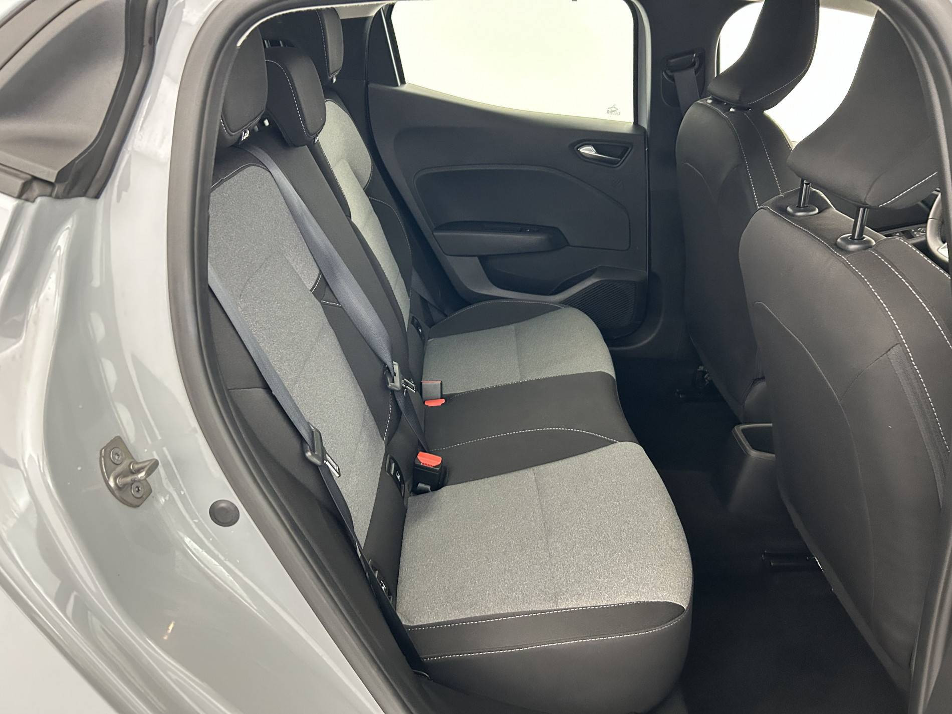 Vente en ligne Renault Clio 5 Clio TCe 90 au prix de 15 900 €