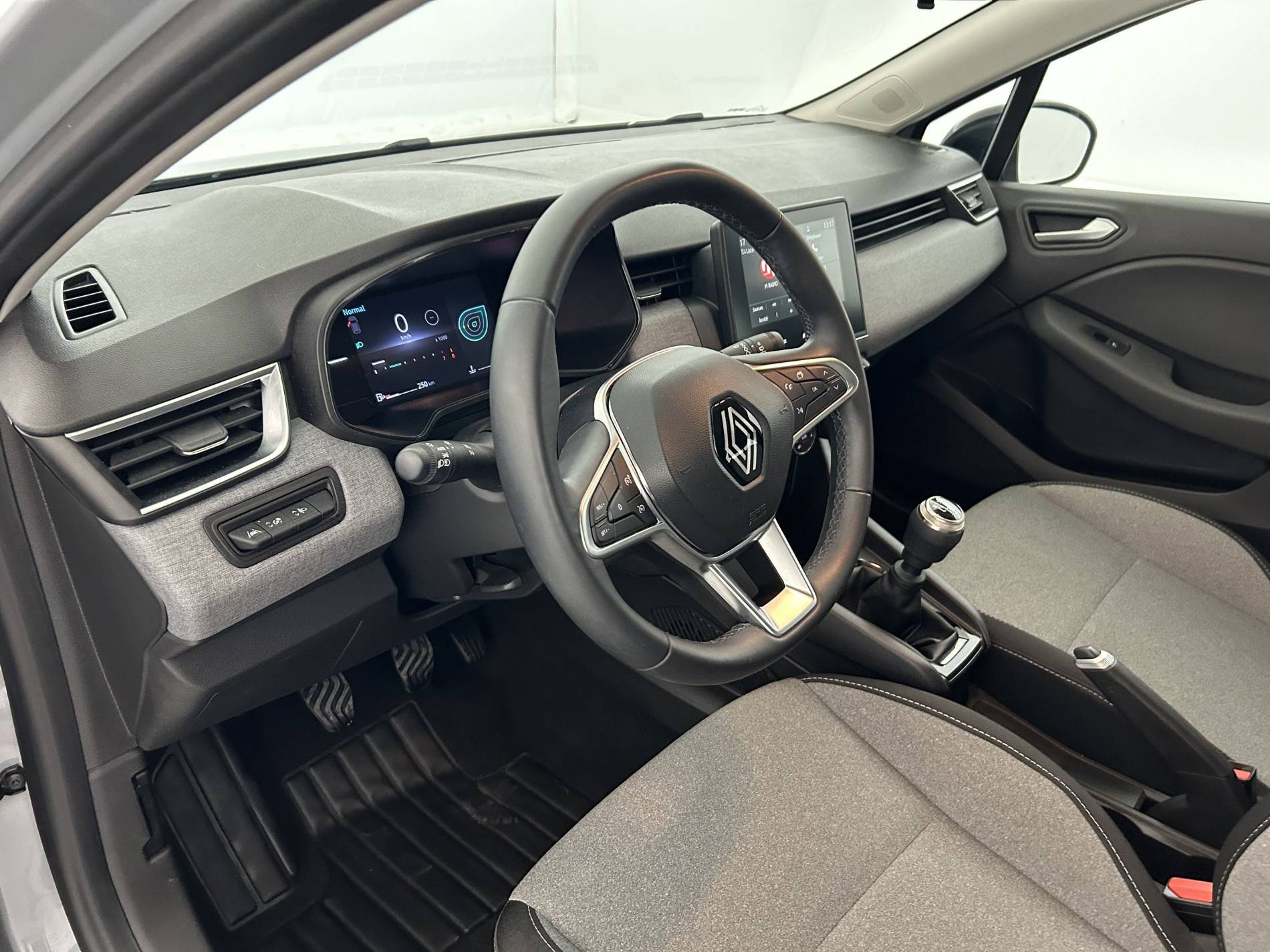 Vente en ligne Renault Clio 5 Clio TCe 90 au prix de 15 900 €