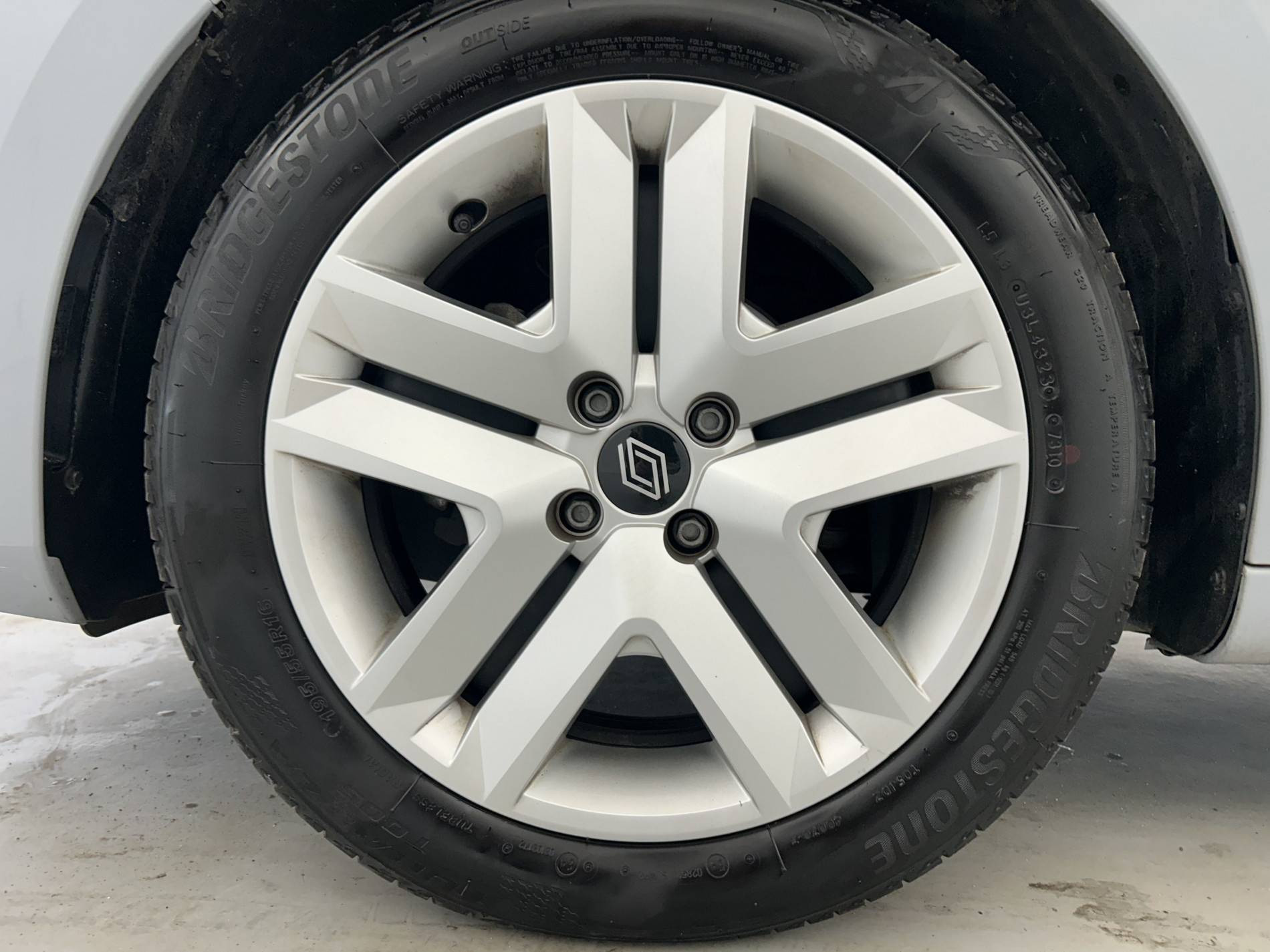 Vente en ligne Renault Clio 5 Clio TCe 90 au prix de 15 900 €