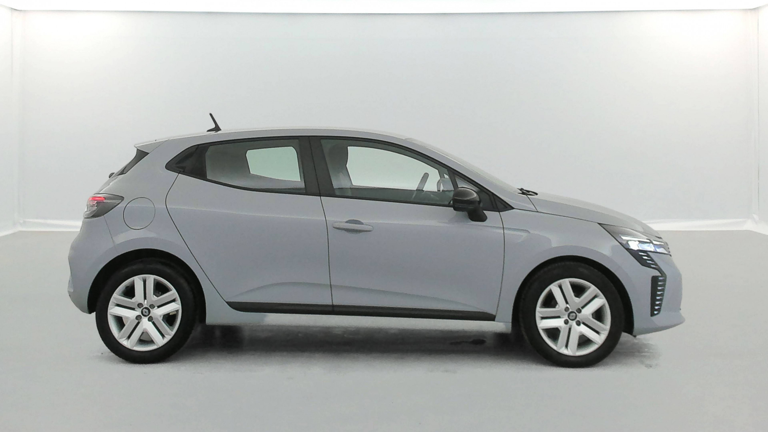 Vente en ligne Renault Clio 5 Clio TCe 90 au prix de 15 900 €