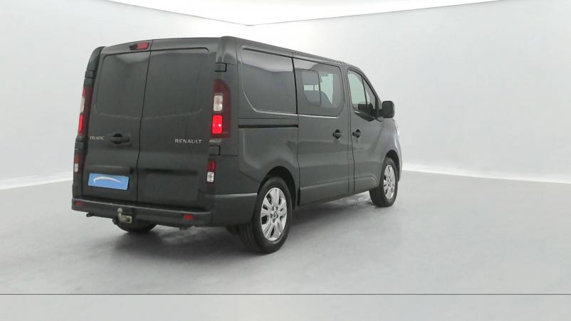 Vente en ligne Renault Trafic Cabine Approfondie TRAFIC CA L1H1 3000 KG BLUE DCI 150 EDC au prix de 27 000 €