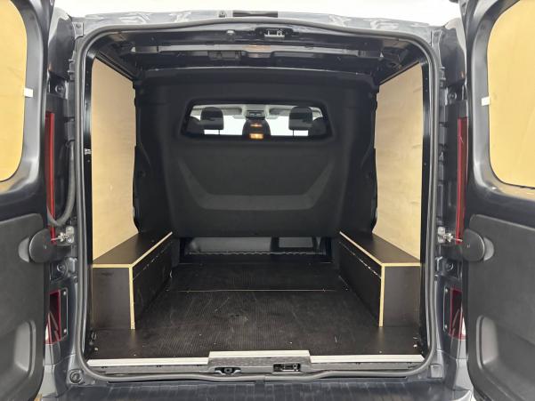 Vente en ligne Renault Trafic Cabine Approfondie TRAFIC CA L1H1 3000 KG BLUE DCI 150 EDC au prix de 27 000 €
