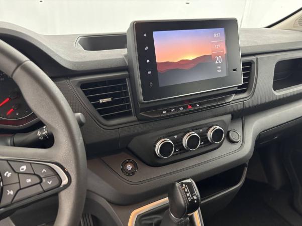 Vente en ligne Renault Trafic Cabine Approfondie TRAFIC CA L1H1 3000 KG BLUE DCI 150 EDC au prix de 27 000 €
