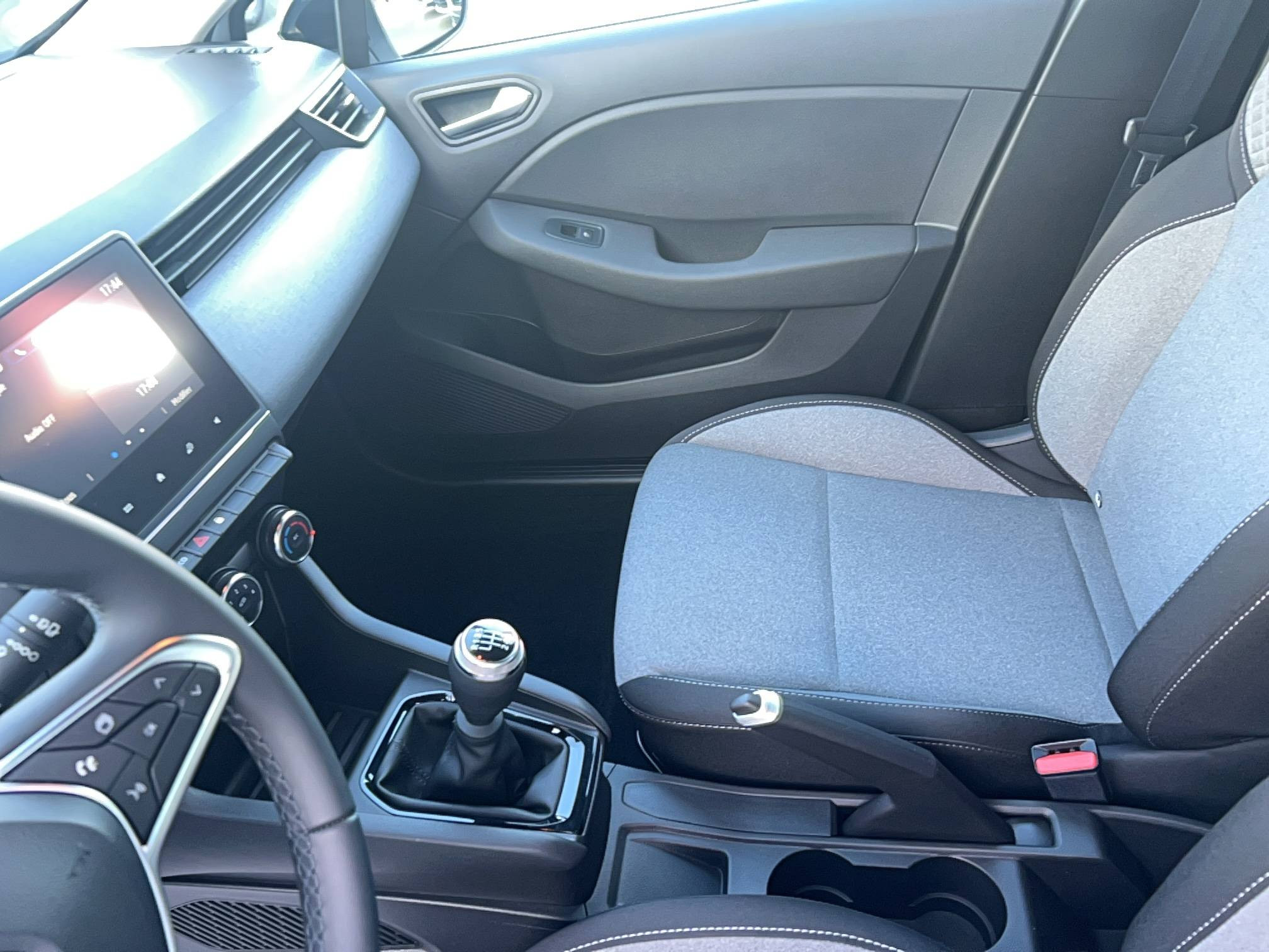 Vente en ligne Renault Clio 5 Clio TCe 90 au prix de 15 700 €