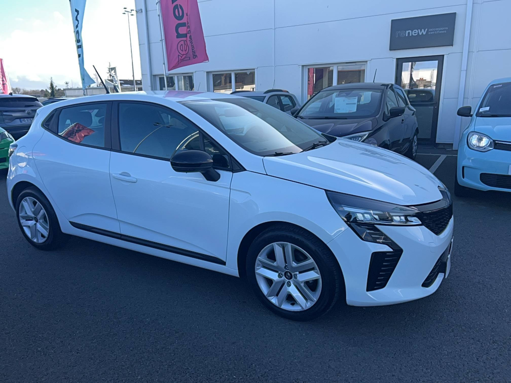 Vente en ligne Renault Clio 5 Clio TCe 90 au prix de 15 700 €