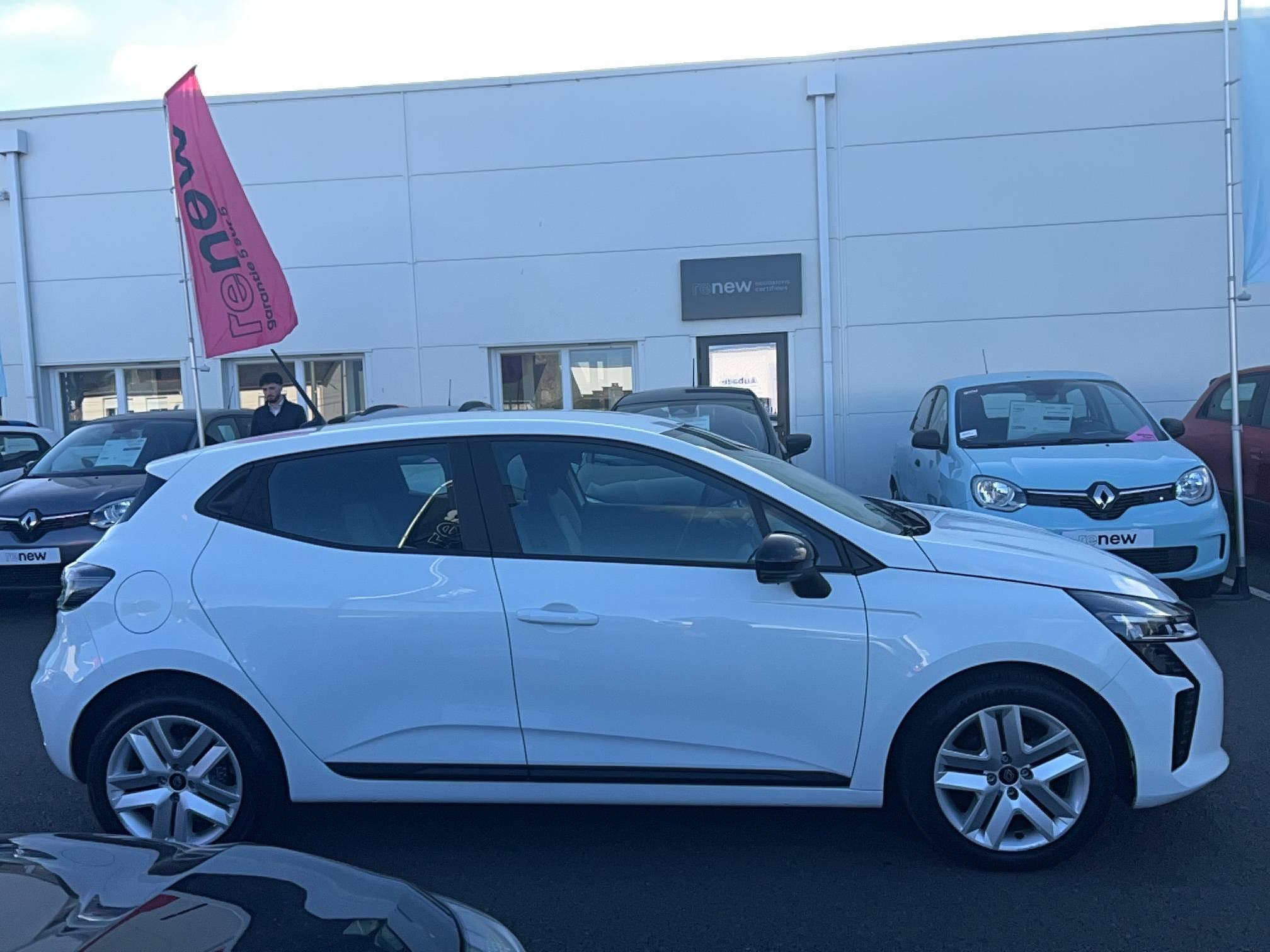 Vente en ligne Renault Clio 5 Clio TCe 90 au prix de 15 700 €