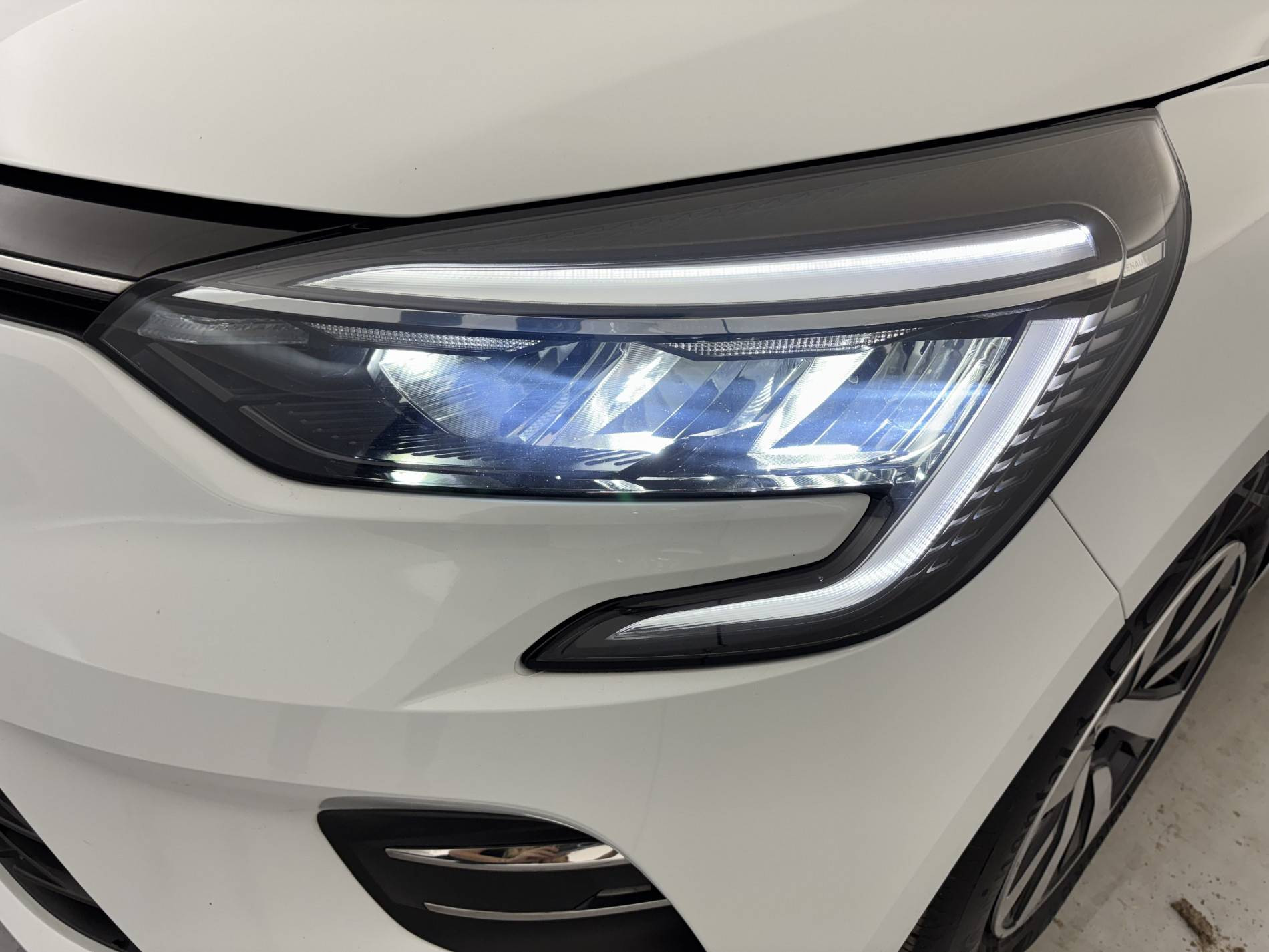 Vente en ligne Renault Clio 5 Clio TCe 90 au prix de 14 350 €