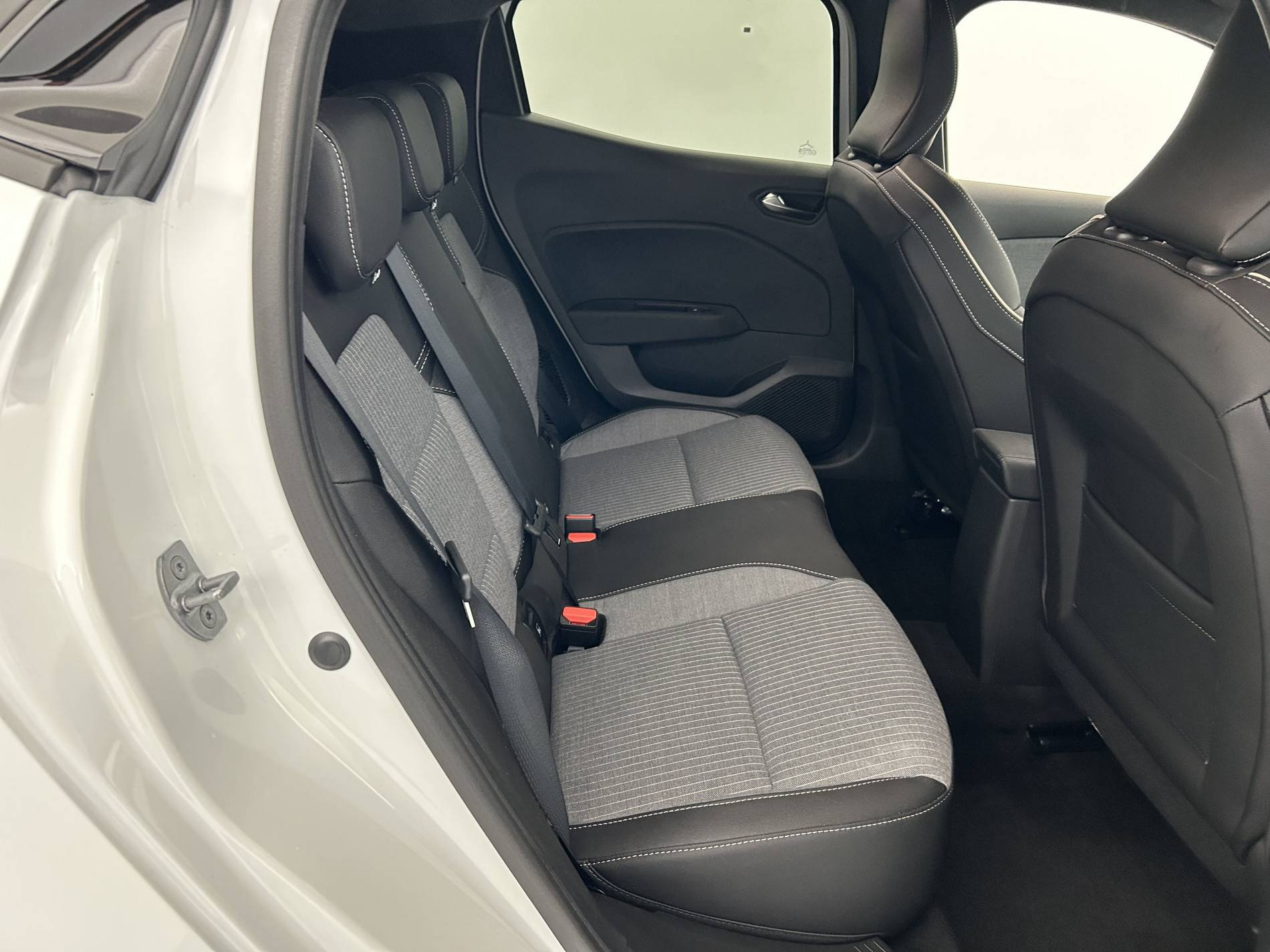 Vente en ligne Renault Clio 5 Clio E-Tech full hybrid 145 ch GSR2 au prix de 22 500 €