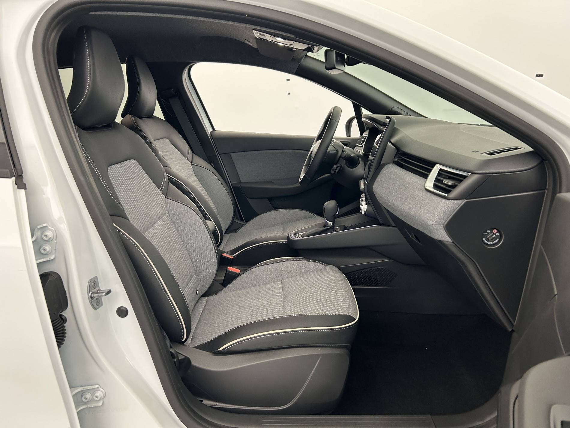 Vente en ligne Renault Clio 5 Clio E-Tech full hybrid 145 ch GSR2 au prix de 22 500 €