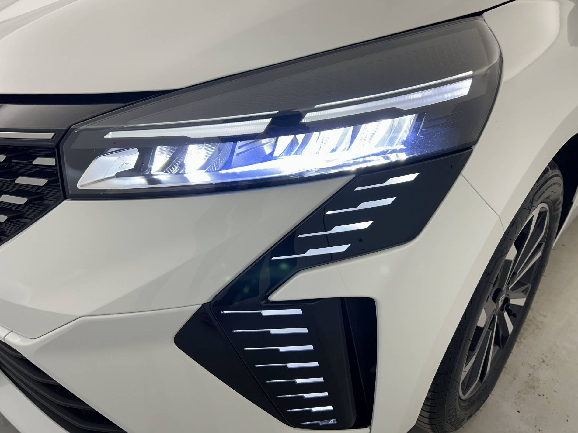 Vente en ligne Renault Clio 5 Clio E-Tech full hybrid 145 ch GSR2 au prix de 22 500 €