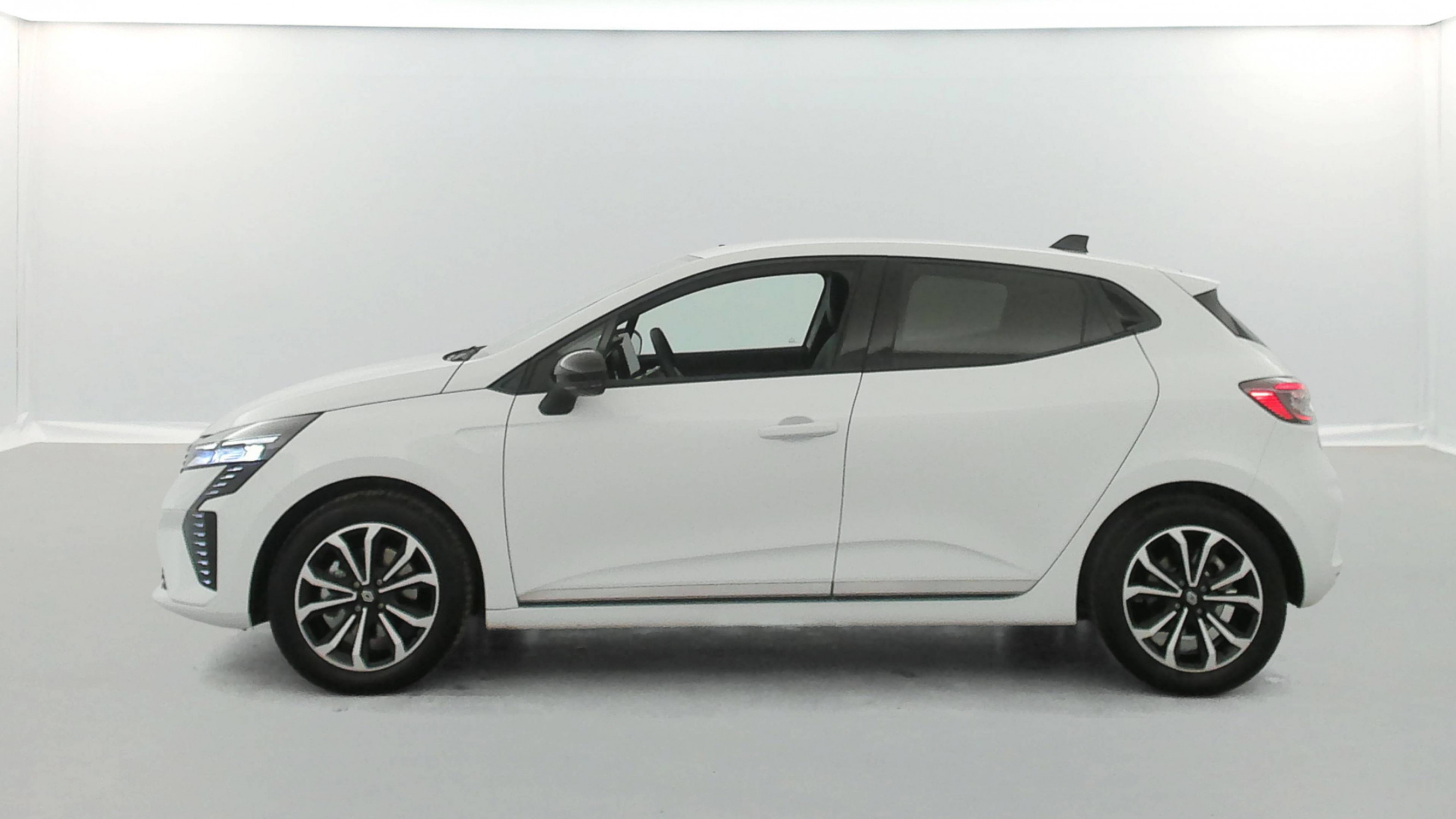 Vente en ligne Renault Clio 5 Clio E-Tech full hybrid 145 ch GSR2 au prix de 22 500 €