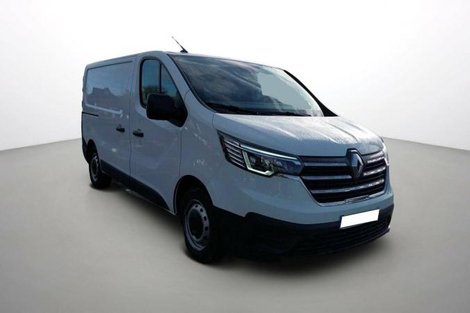 Vente en ligne Renault Trafic 3 Fourgon TRAFIC FGN L1H1 3000 KG BLUE DCI 130 au prix de 24 990 €