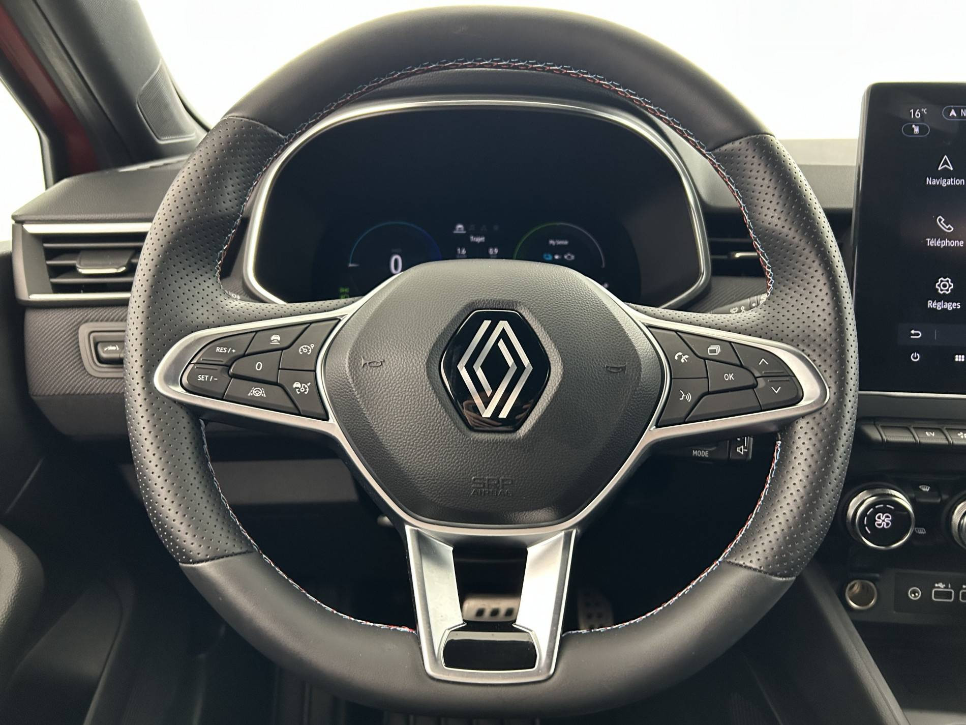 Vente en ligne Renault Clio 5 Clio E-Tech full hybrid 145 au prix de 21 500 €