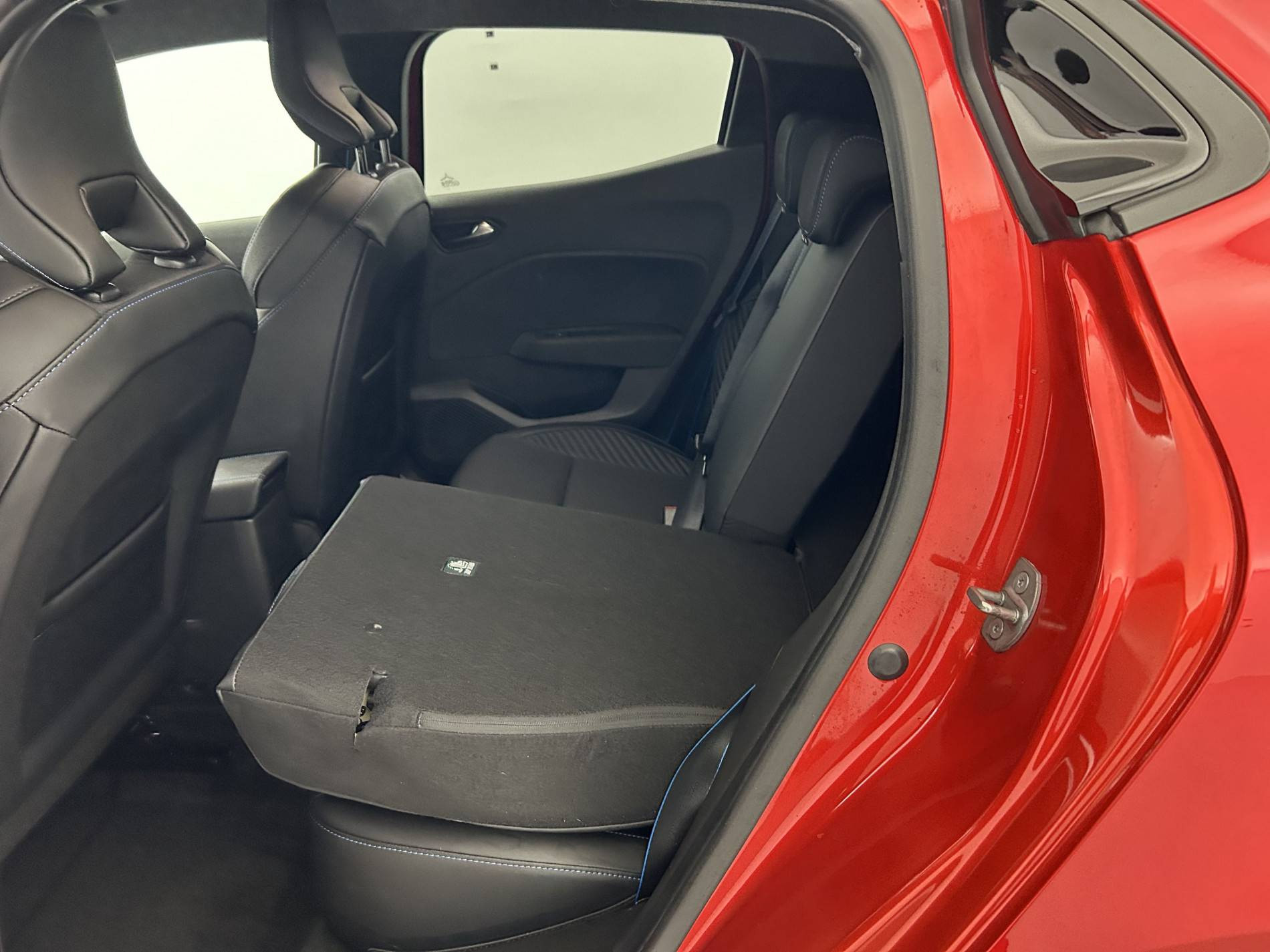 Vente en ligne Renault Clio 5 Clio E-Tech full hybrid 145 au prix de 21 500 €