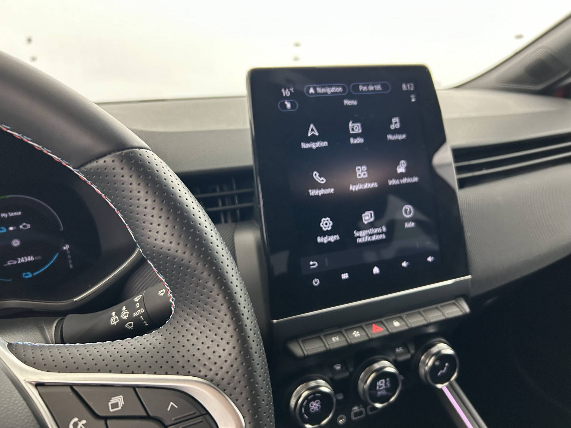 Vente en ligne Renault Clio 5 Clio E-Tech full hybrid 145 au prix de 21 500 €